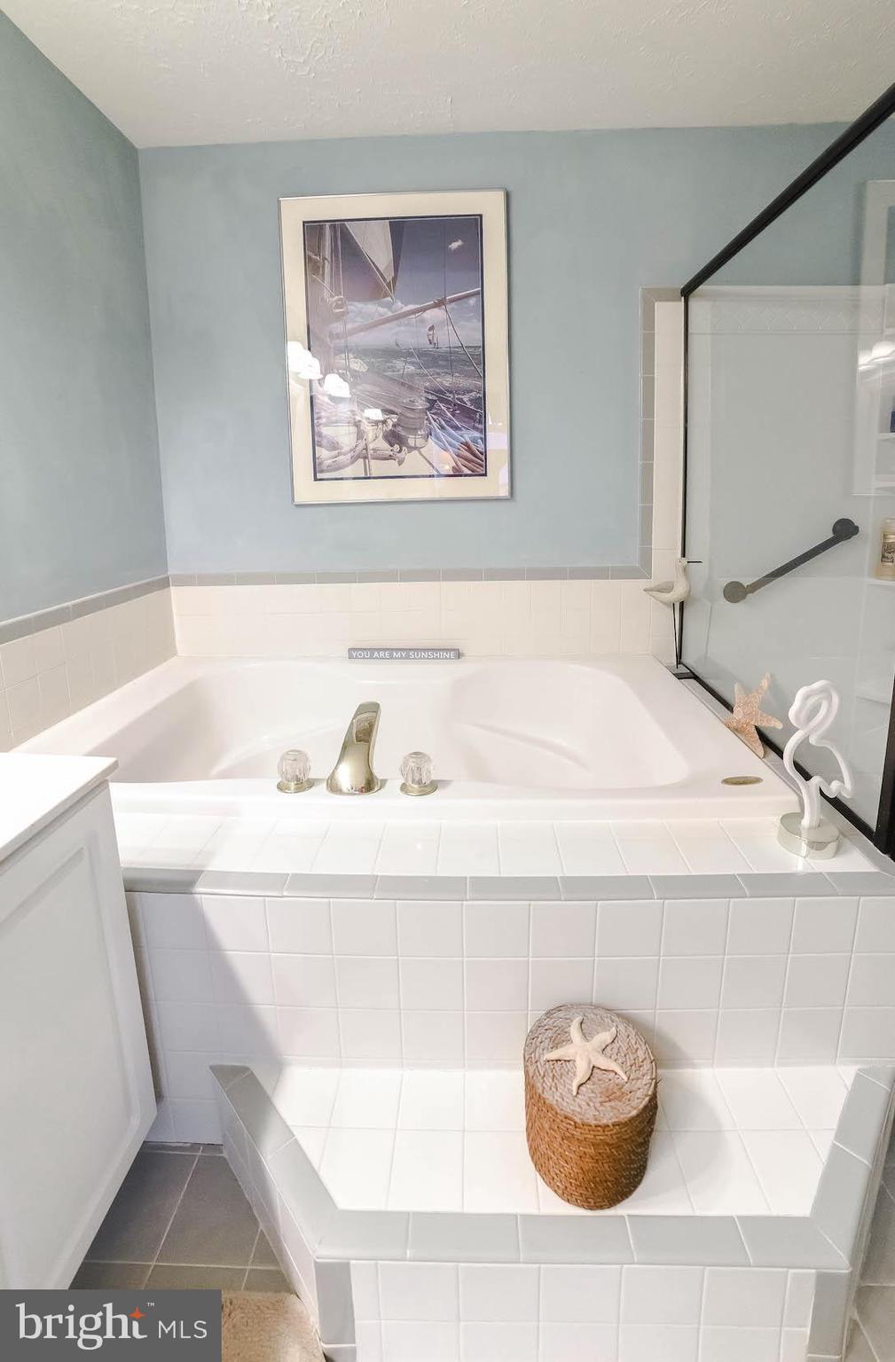 VILLAS ON WATERS EDGE - Residential