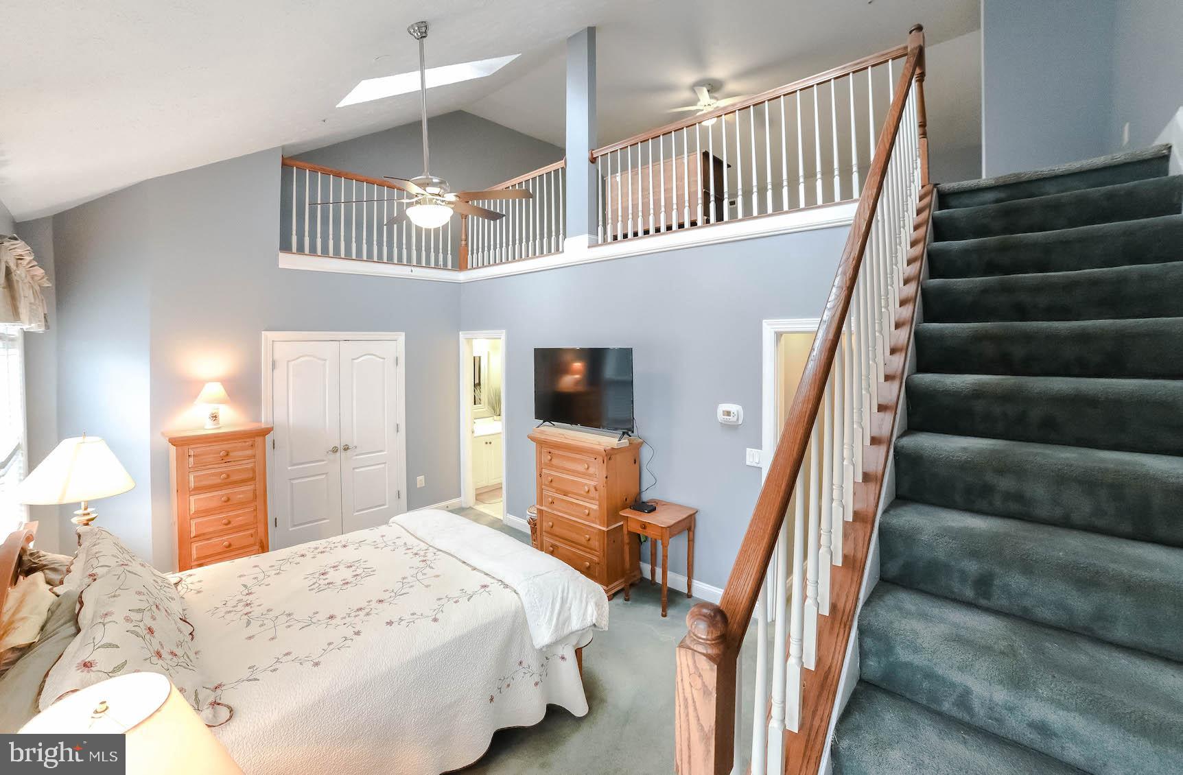 VILLAS ON WATERS EDGE - Residential