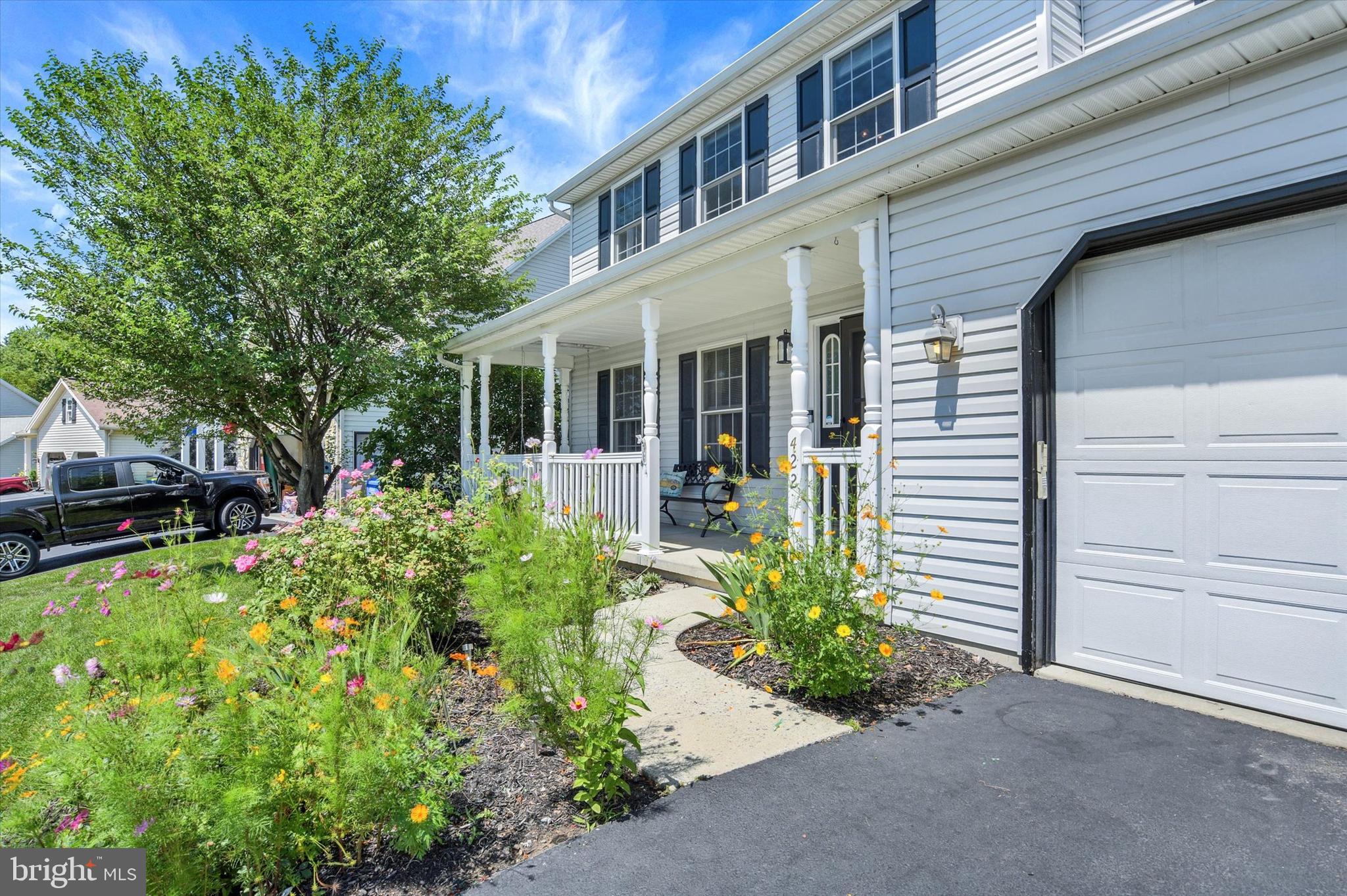 422 OVERLAND WAY