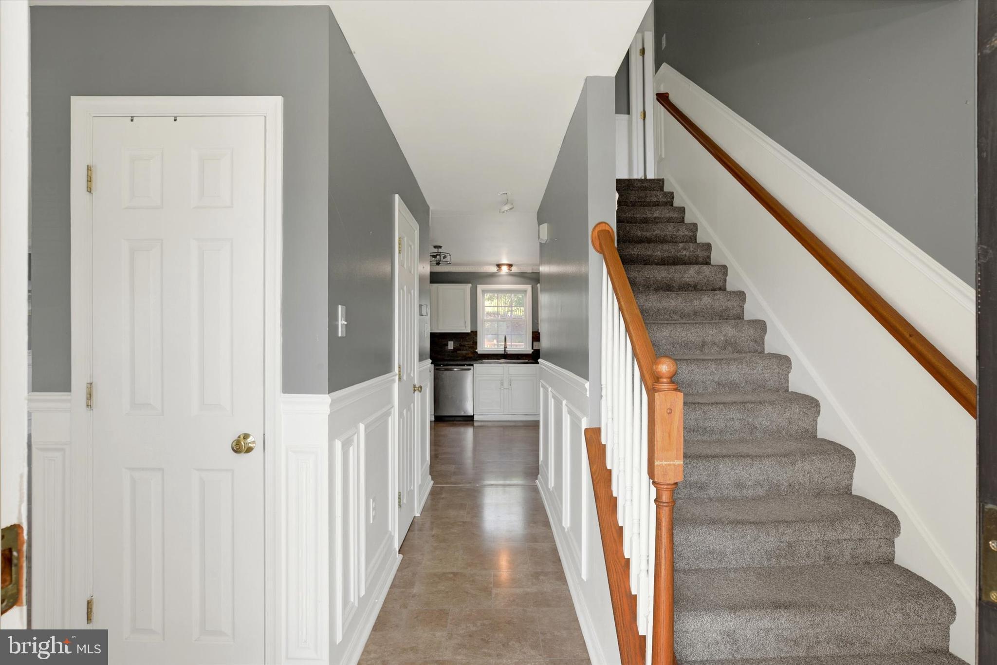 422 OVERLAND WAY