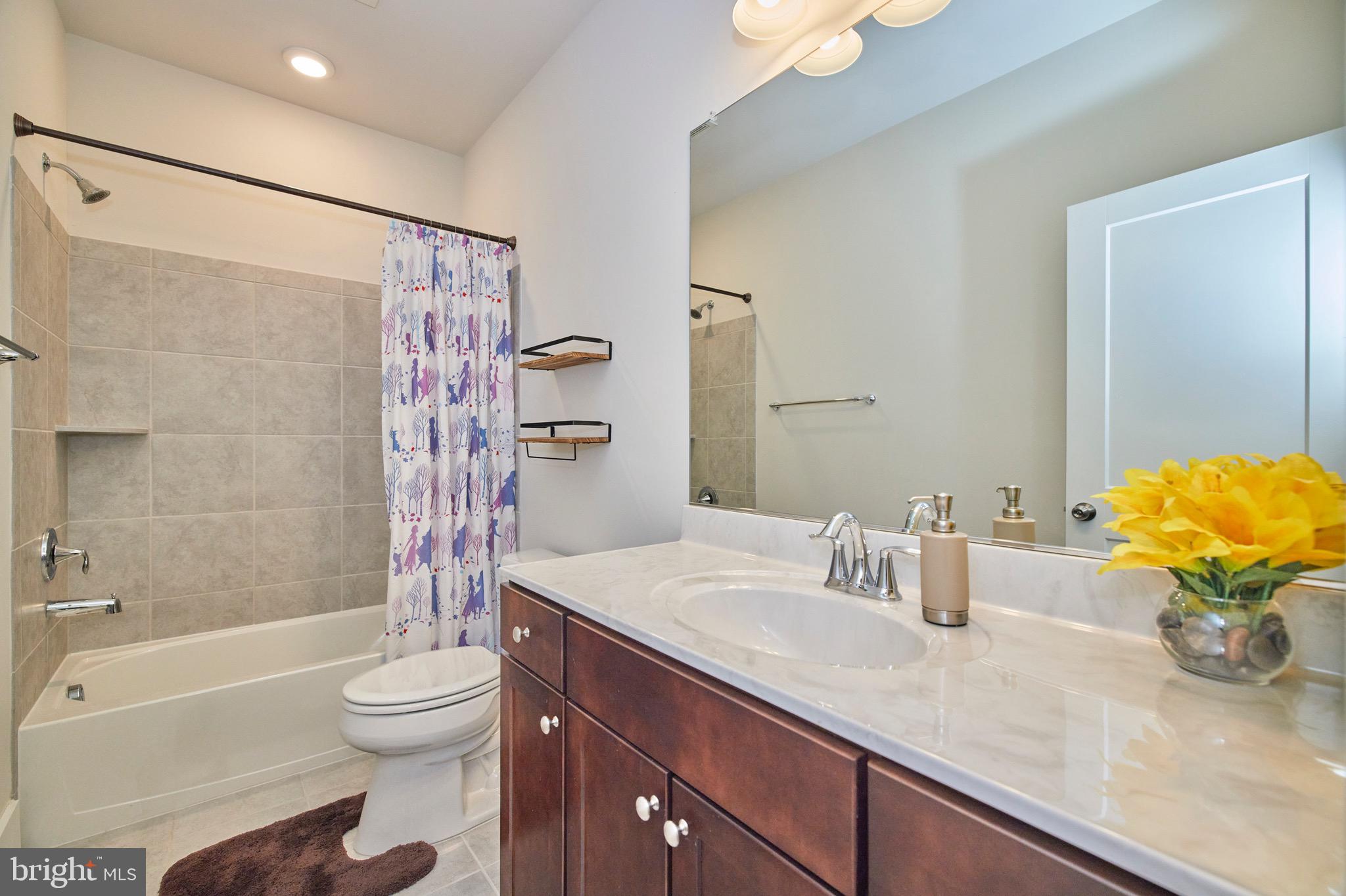 ASHBURN OVERLOOK - Residential Lease