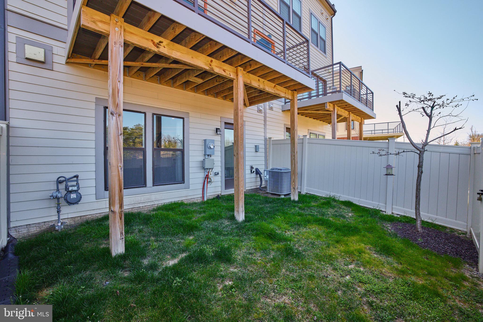 ASHBURN OVERLOOK - Residential Lease