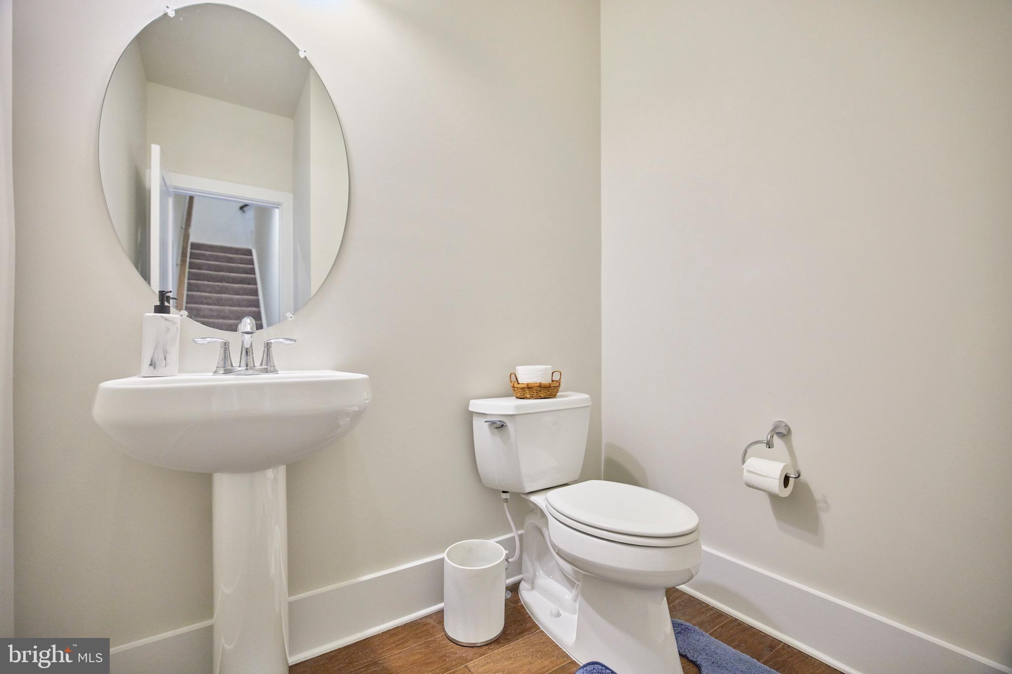 ASHBURN OVERLOOK - Residential Lease