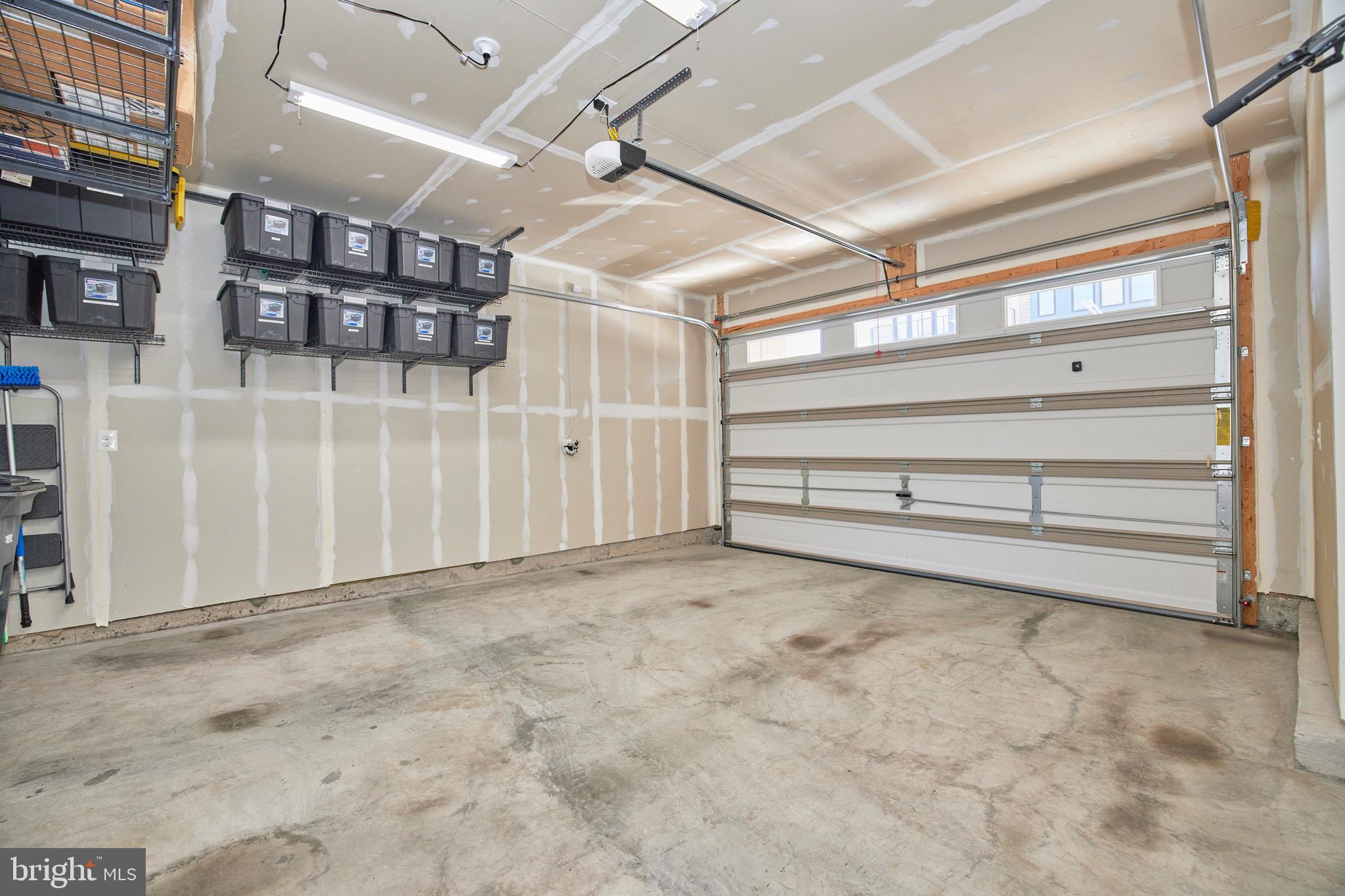 ASHBURN OVERLOOK - Residential Lease