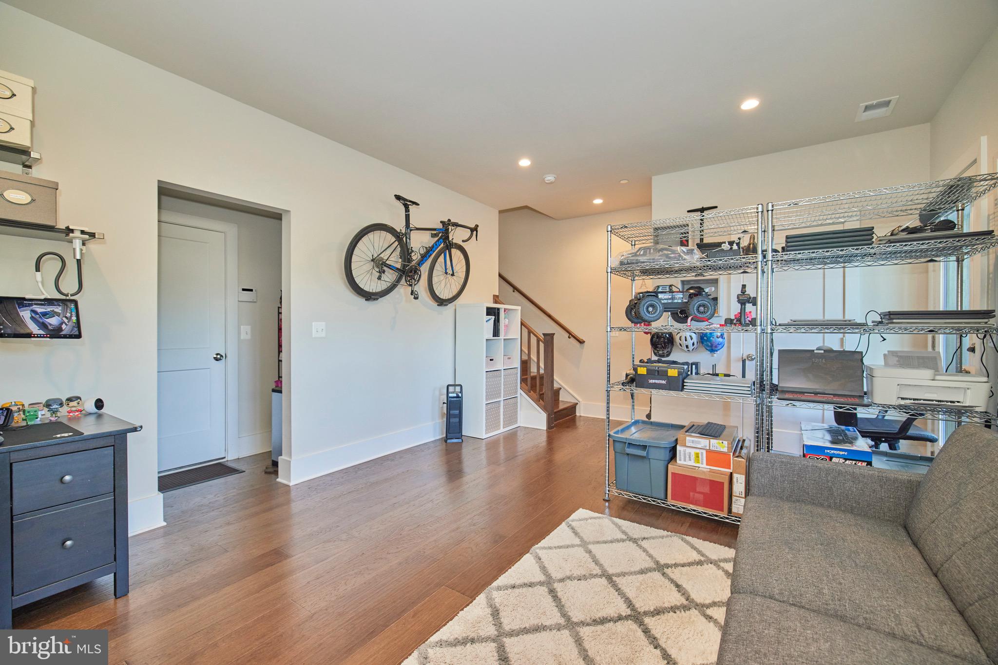 ASHBURN OVERLOOK - Residential Lease