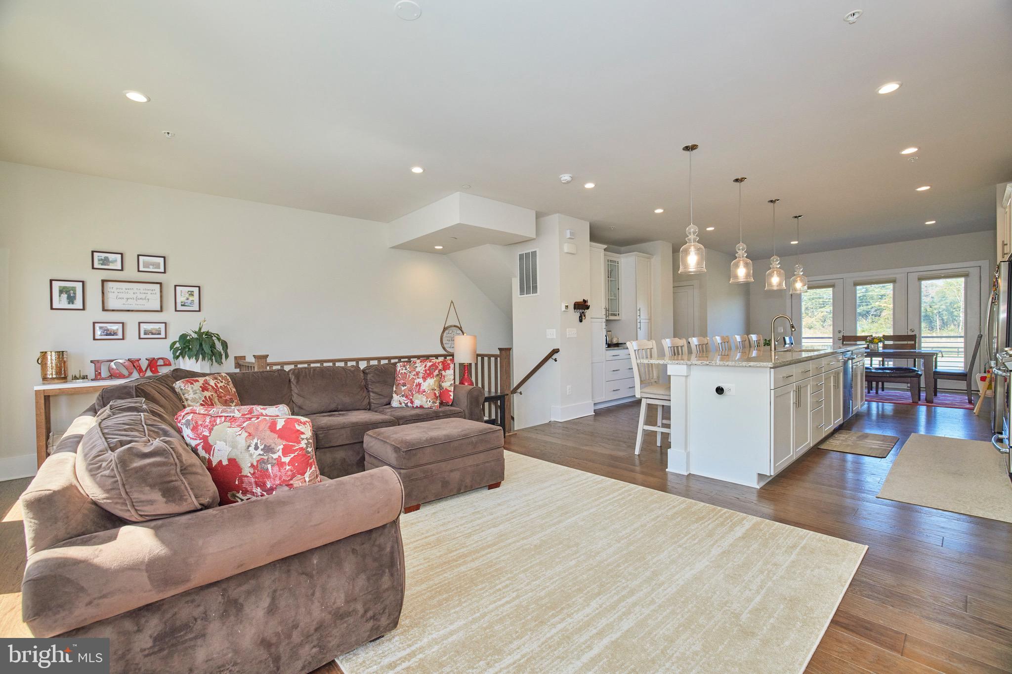 ASHBURN OVERLOOK - Residential Lease