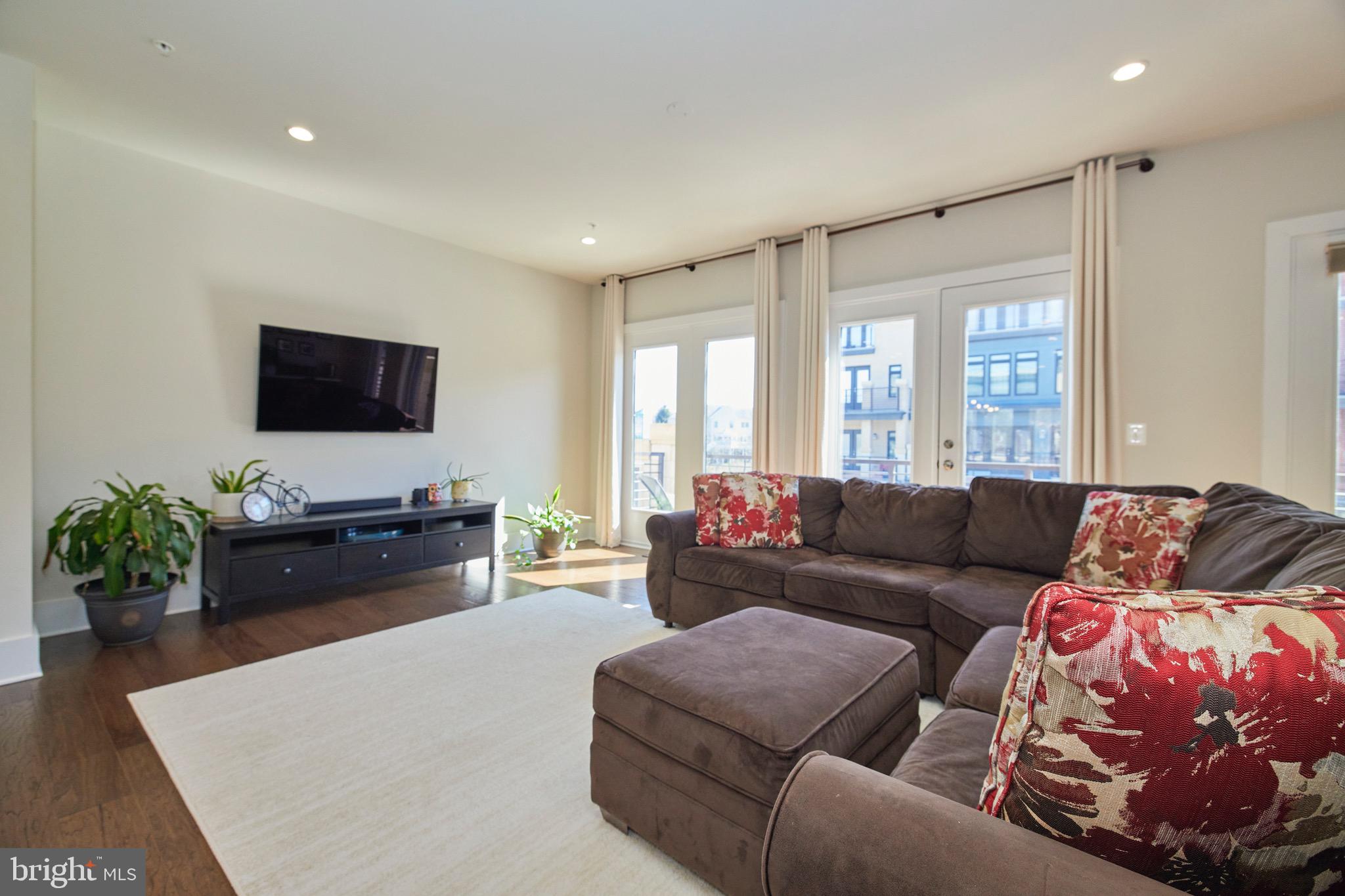 ASHBURN OVERLOOK - Residential Lease