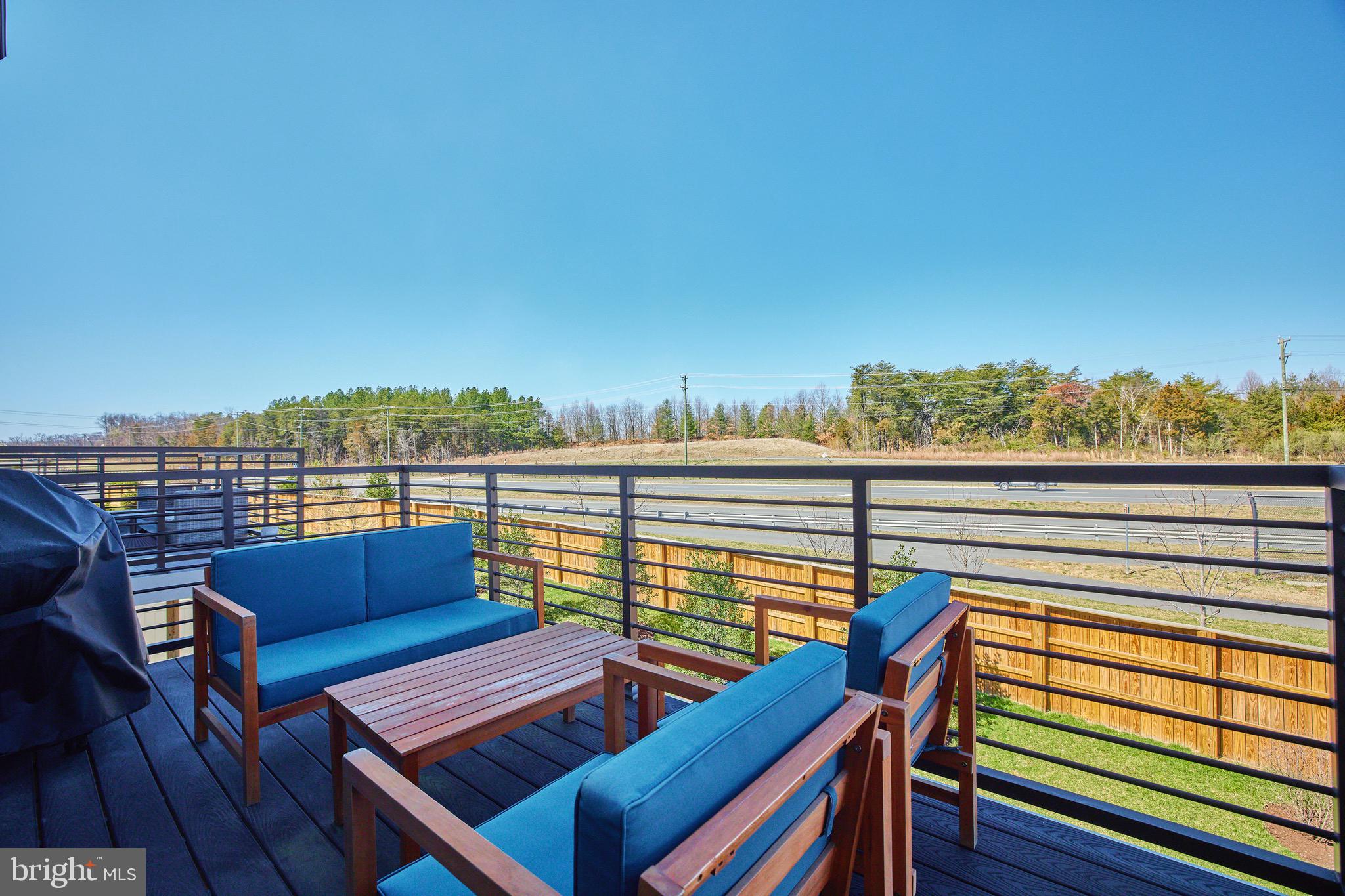 ASHBURN OVERLOOK - Residential Lease