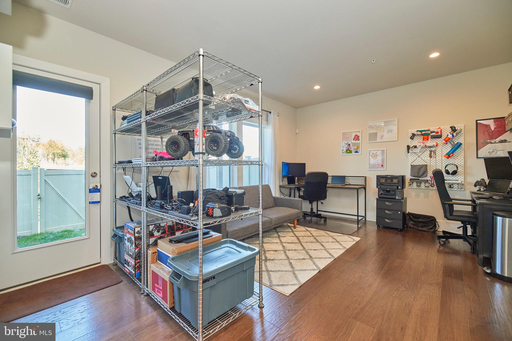 ASHBURN OVERLOOK - Residential Lease