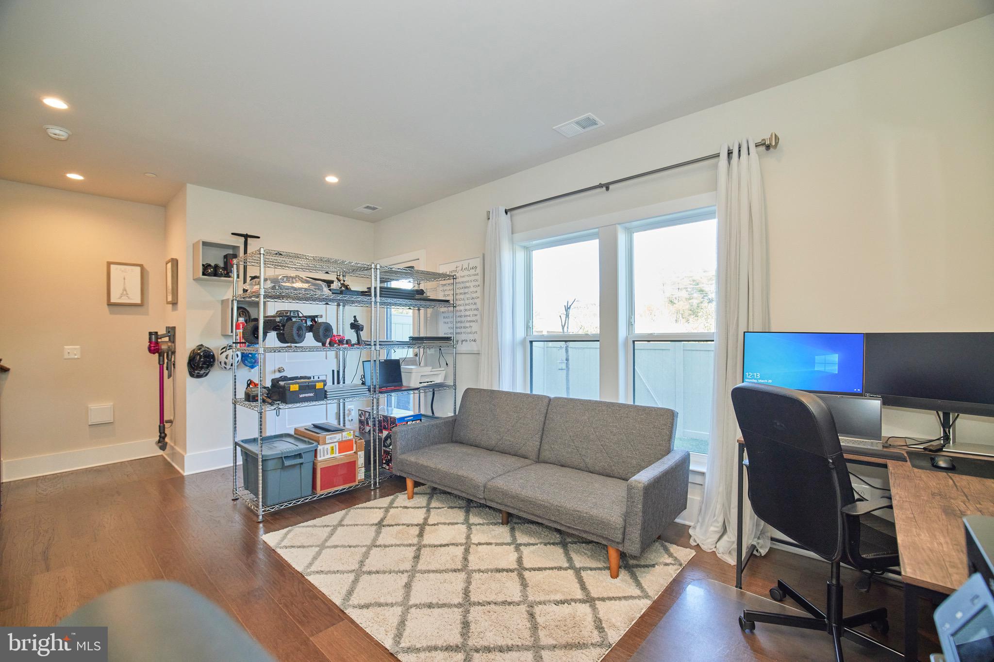 ASHBURN OVERLOOK - Residential Lease