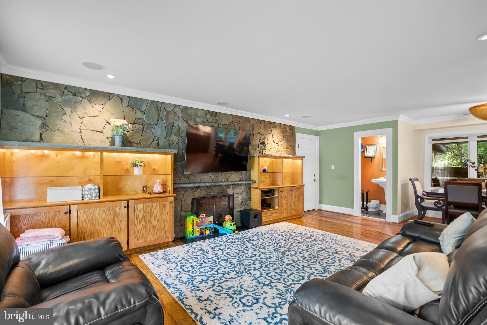 7386 HOPKINS WAY