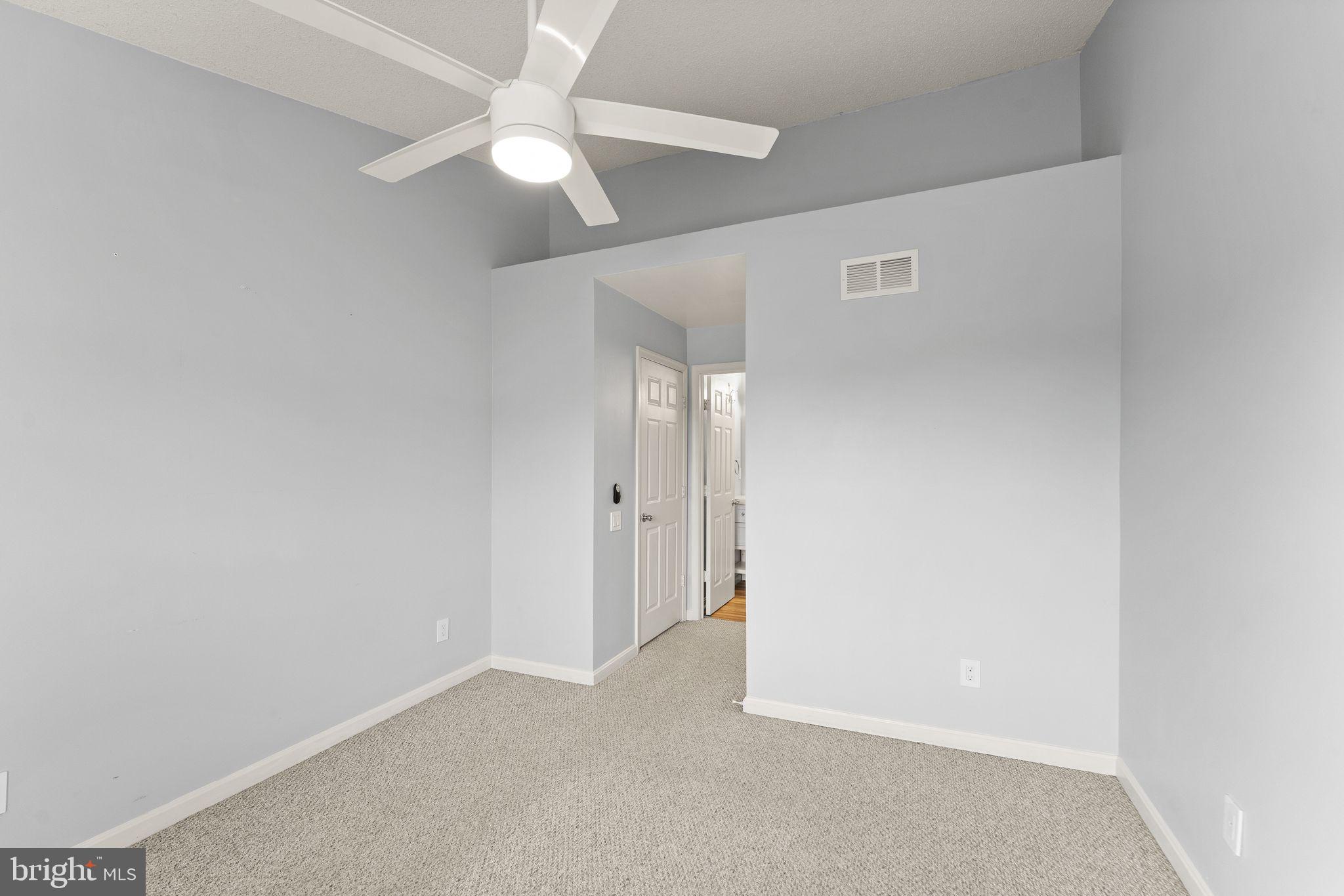 BULL RUN CONDO - Residential