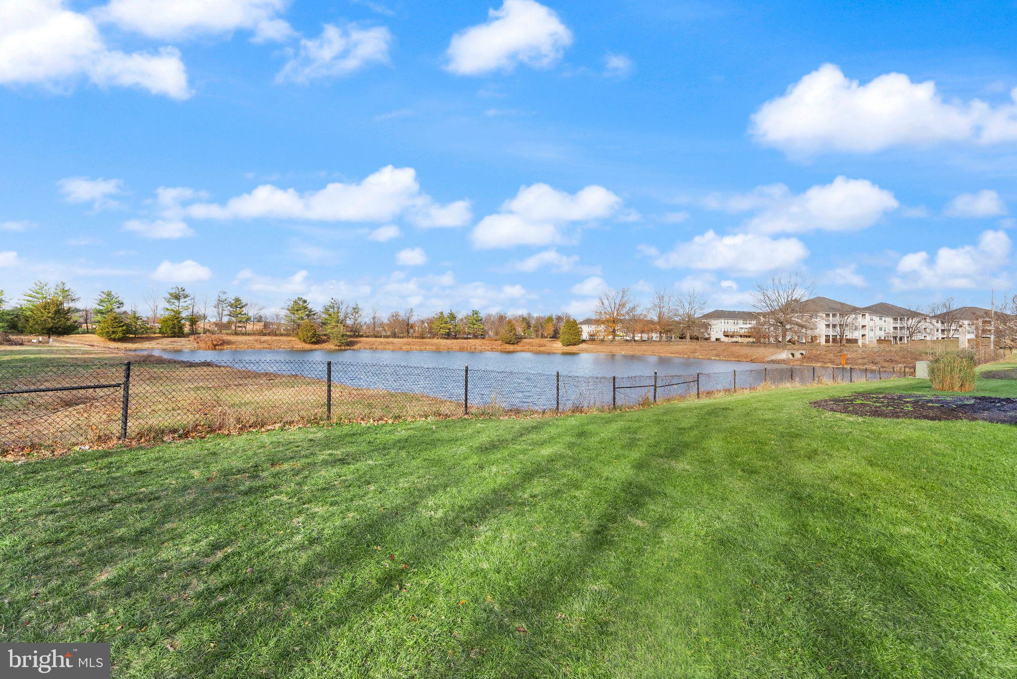 BULL RUN CONDO - Residential