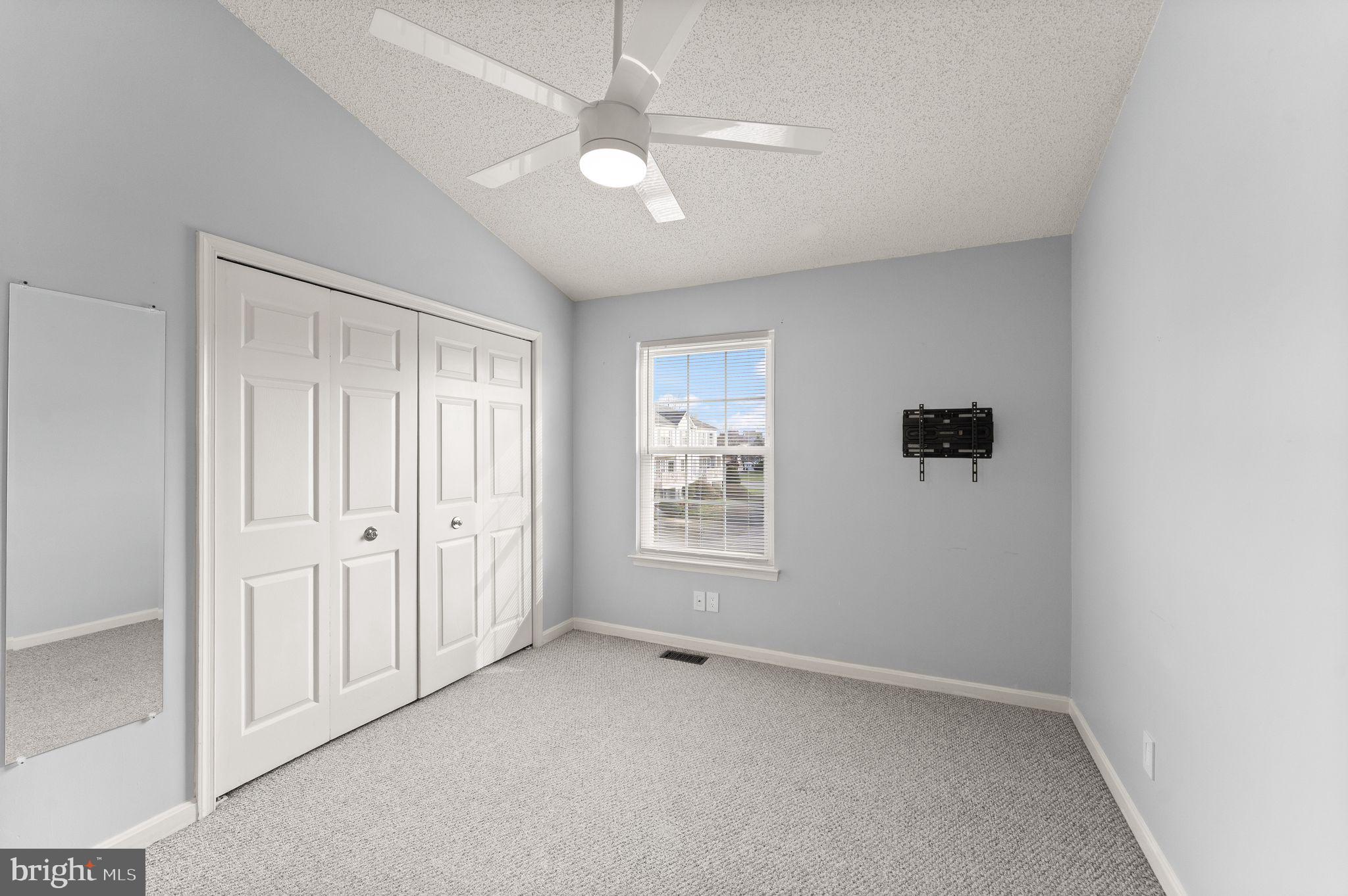 BULL RUN CONDO - Residential