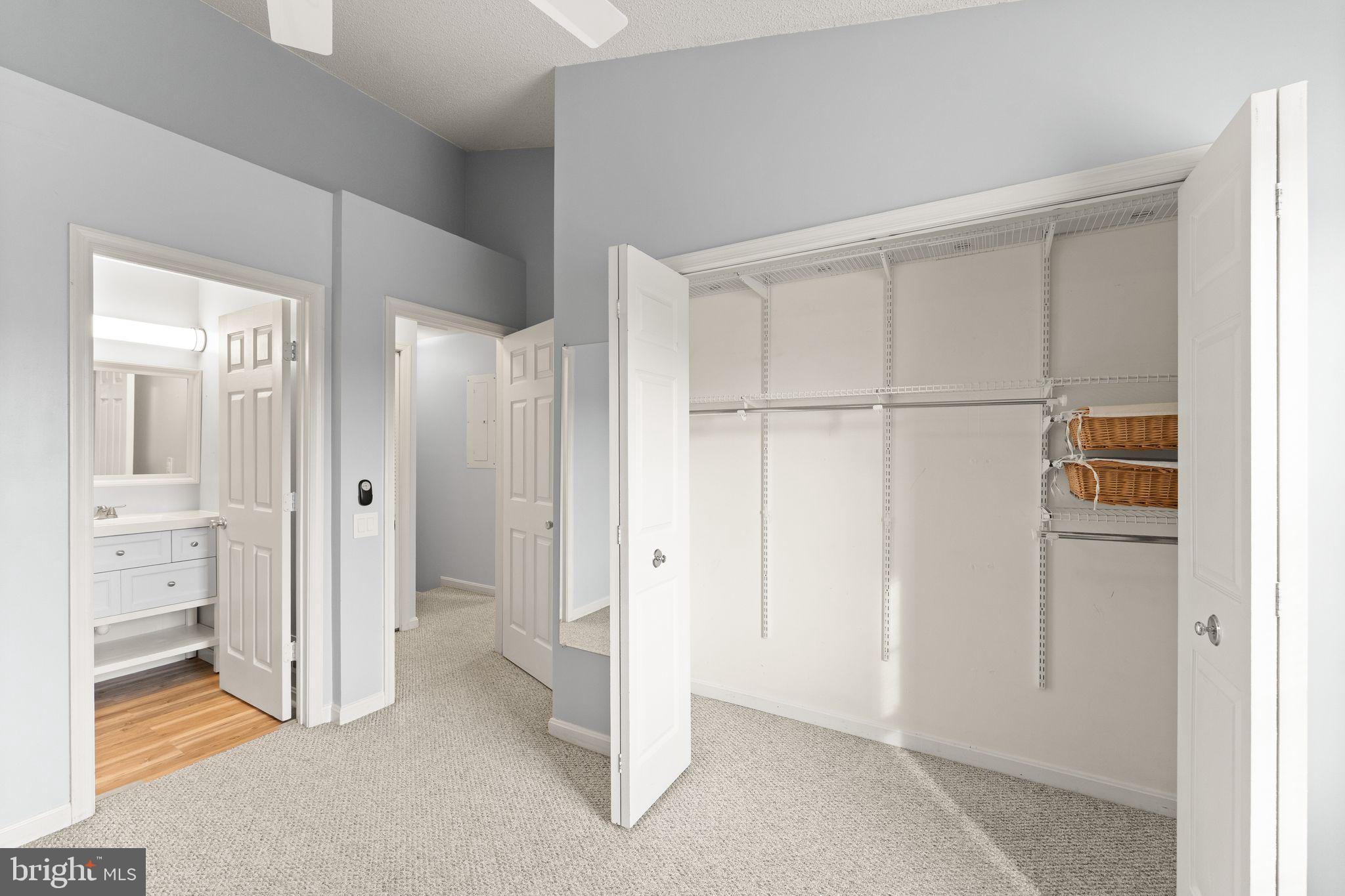 BULL RUN CONDO - Residential