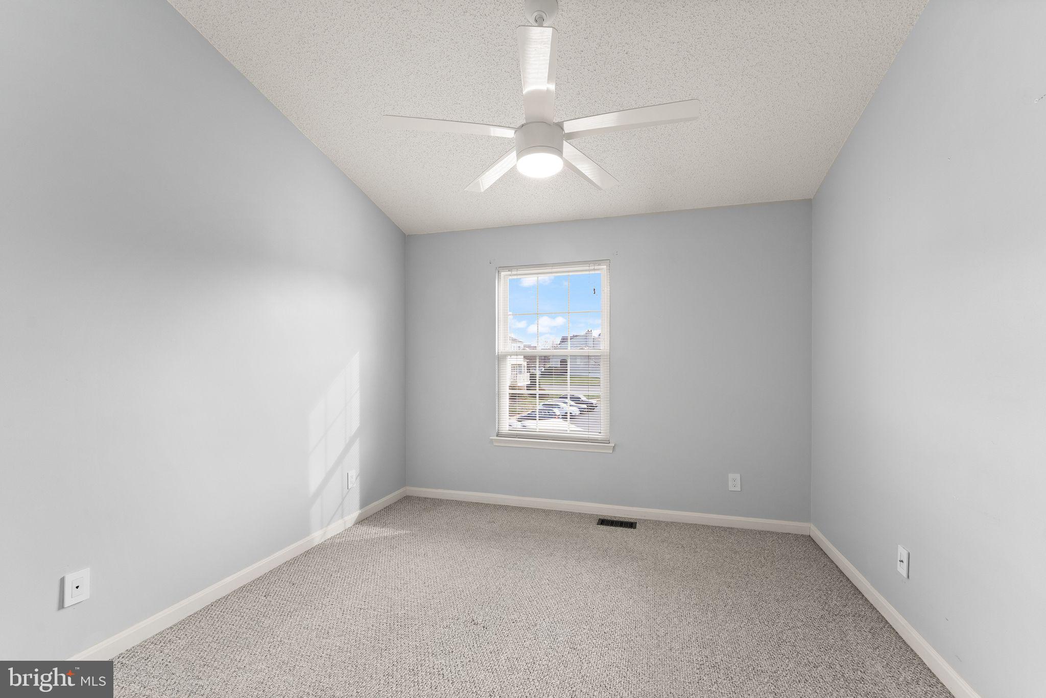 BULL RUN CONDO - Residential