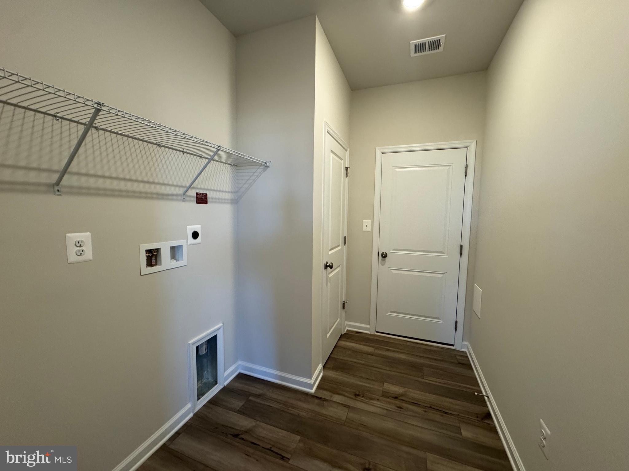 RED CLOVER MEADOWS - Residential Lease