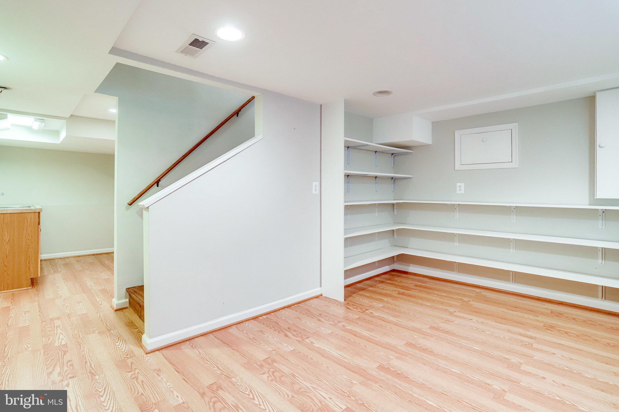 LONG BRANCH - Residential