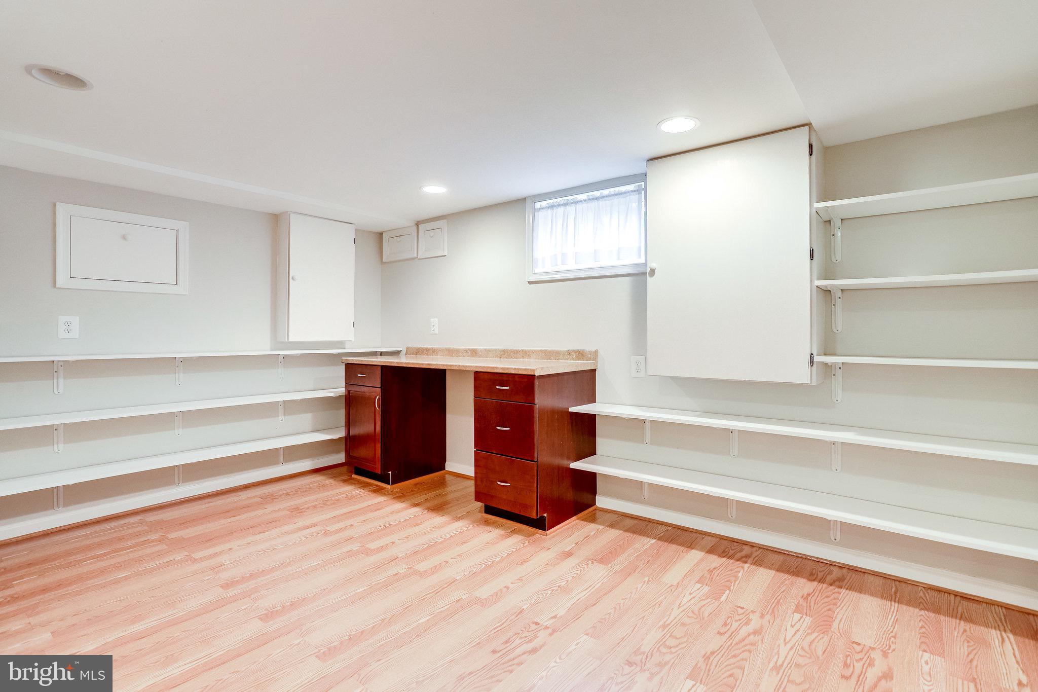 LONG BRANCH - Residential