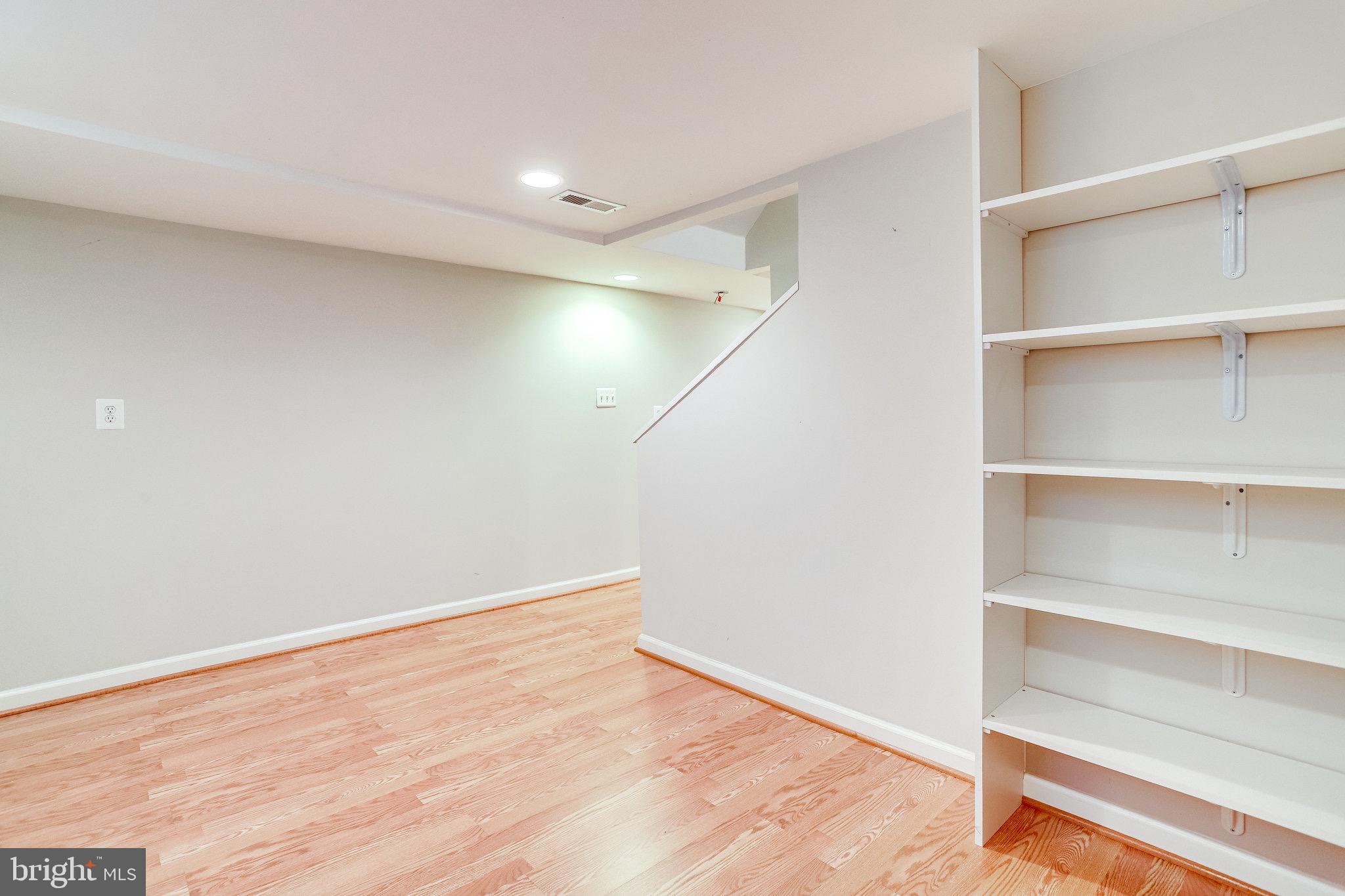 LONG BRANCH - Residential