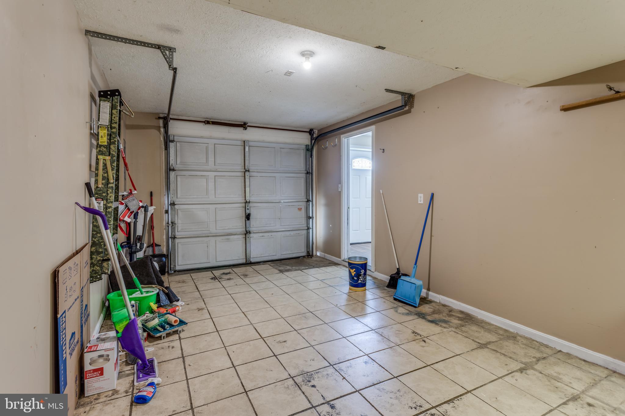 HEDGESVILLE HILLS - Residential