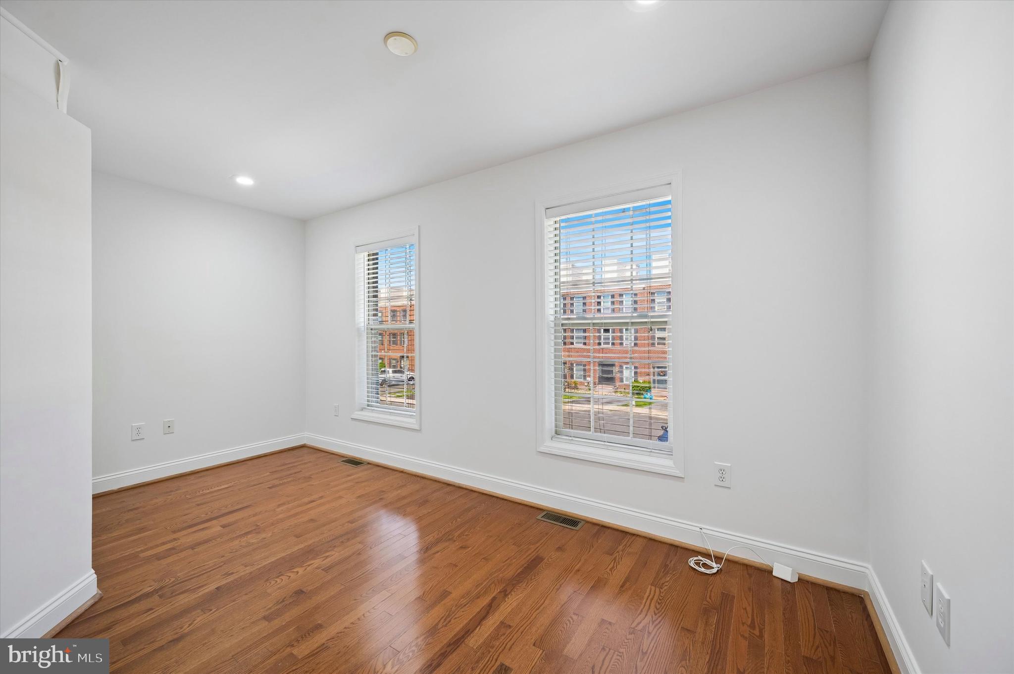 PORT RICHMOND - Residential