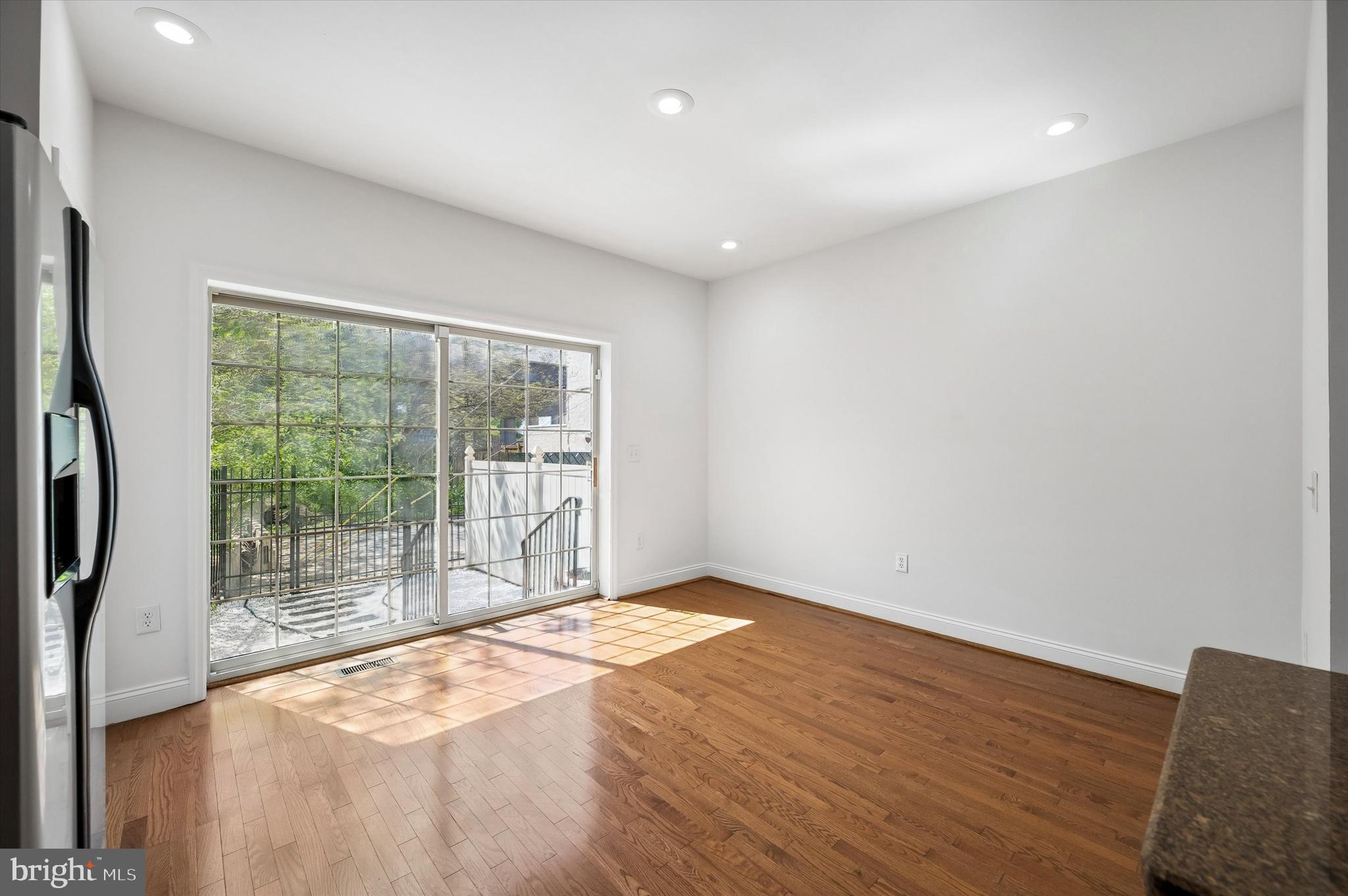 PORT RICHMOND - Residential