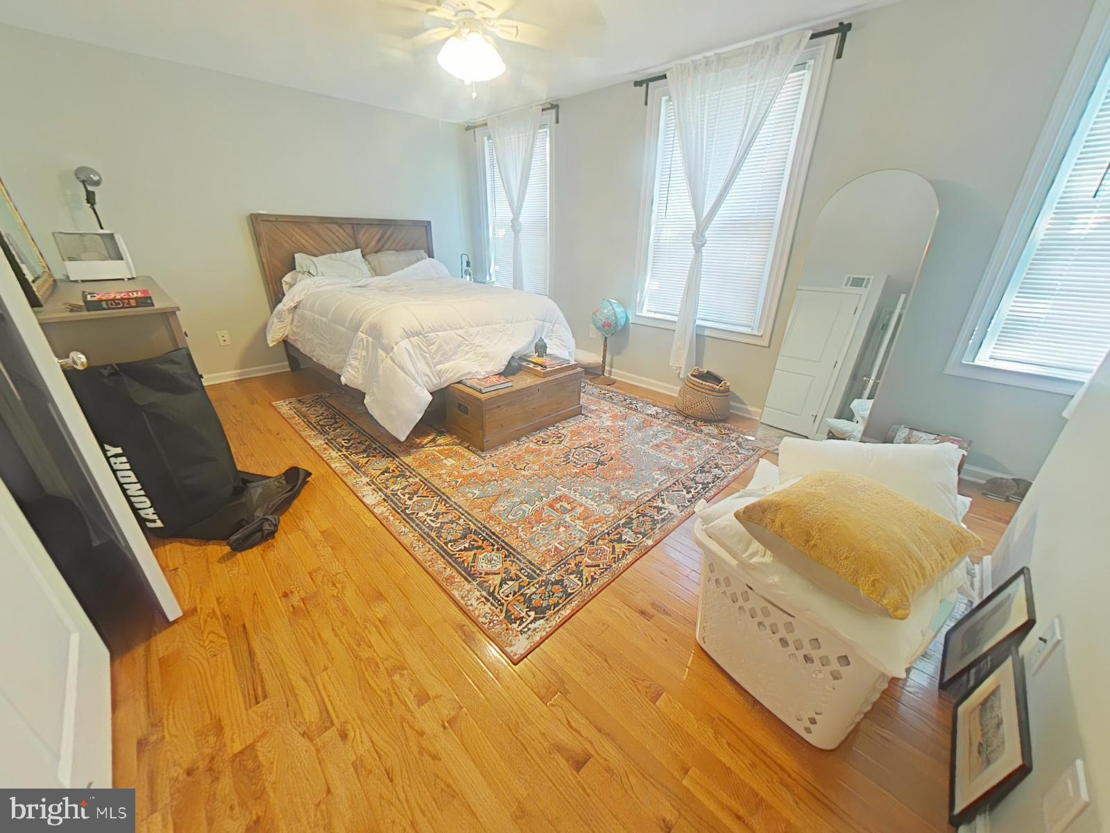 SOCIETY HILL - Commercial Sale