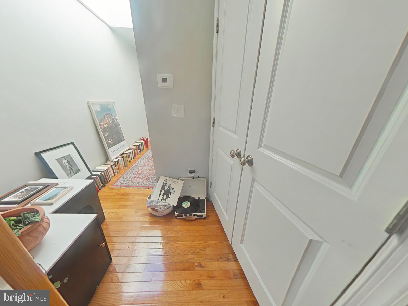 SOCIETY HILL - Commercial Sale