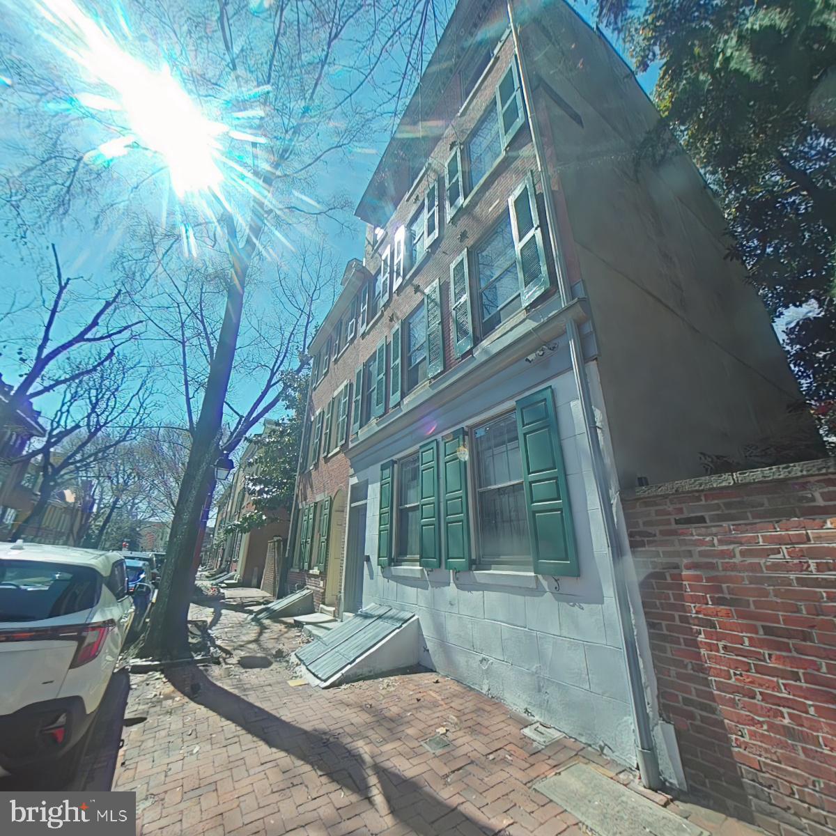 SOCIETY HILL - Commercial Sale