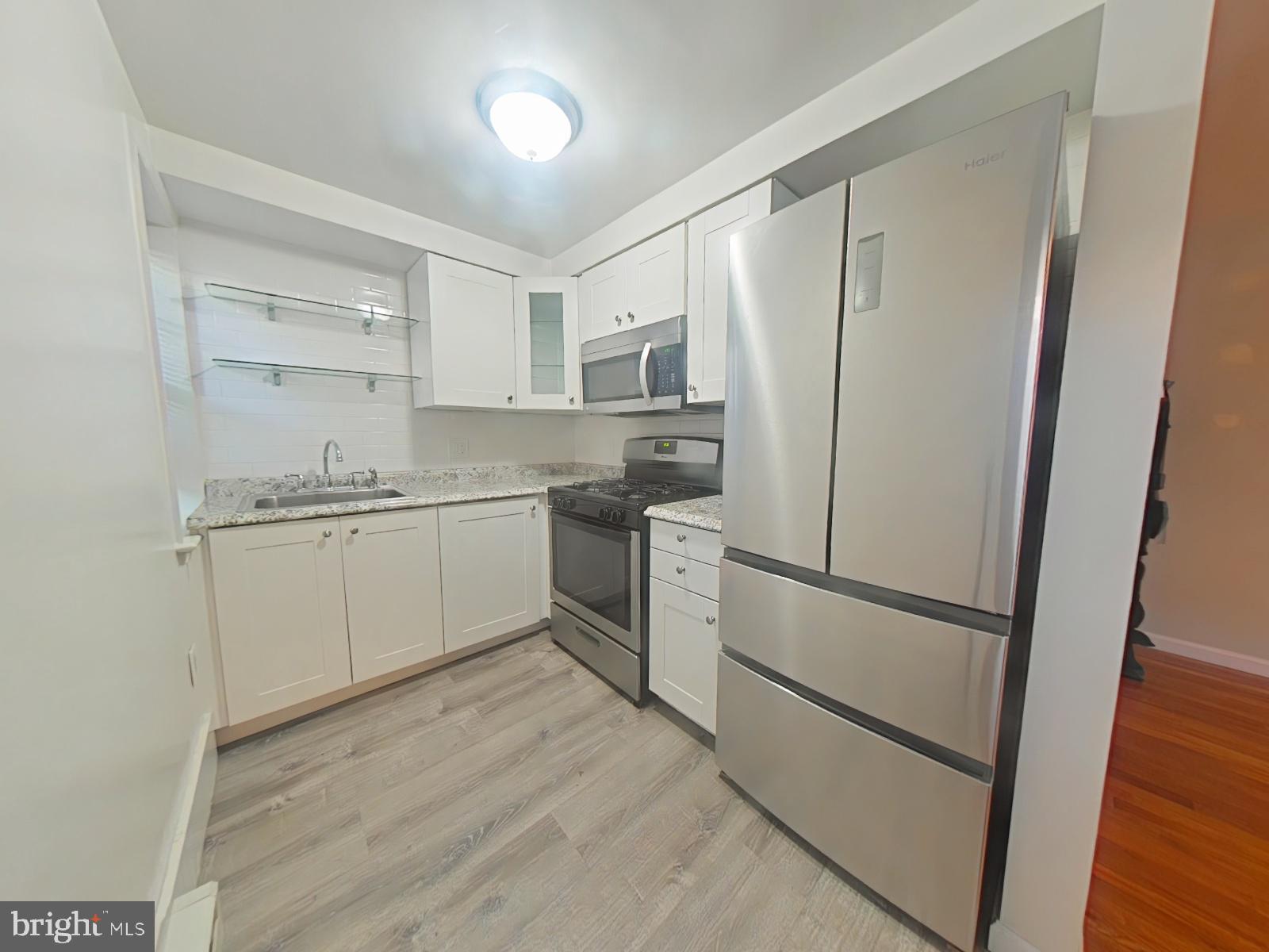 SOCIETY HILL - Commercial Sale