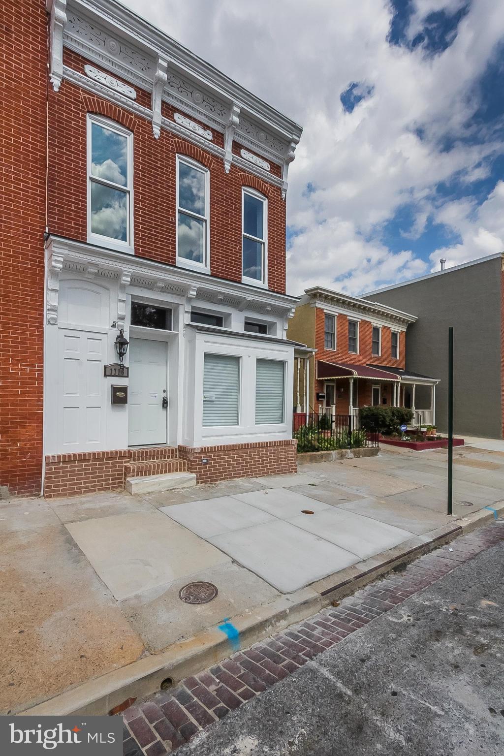 Grant $$$ Available!!! Experience Eager Park West latest lux home! New neighborhood has a Brand New K-8 School,Park,Private Security, Restaurants & more. Walking distance from JHH. Luxury amenities like brazilian cherry hardwood floors, exposed brick, surround sound, 2 master suites, 1st floor bdrm w/ full bath, tray ceilings,granite counters, wood cabinetry, finished basement, roof deck w/view.