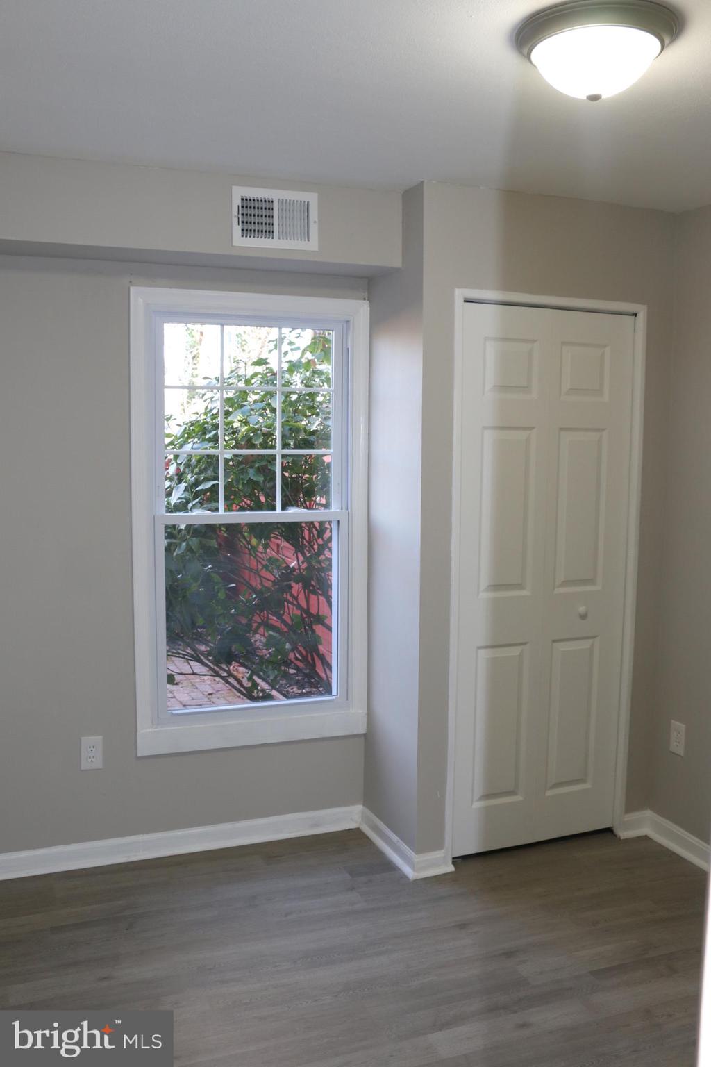 GREENWICH HILL - Residential