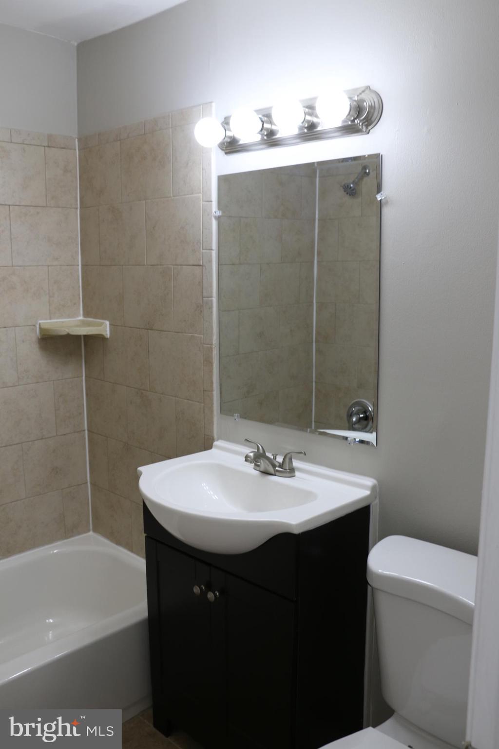 GREENWICH HILL - Residential