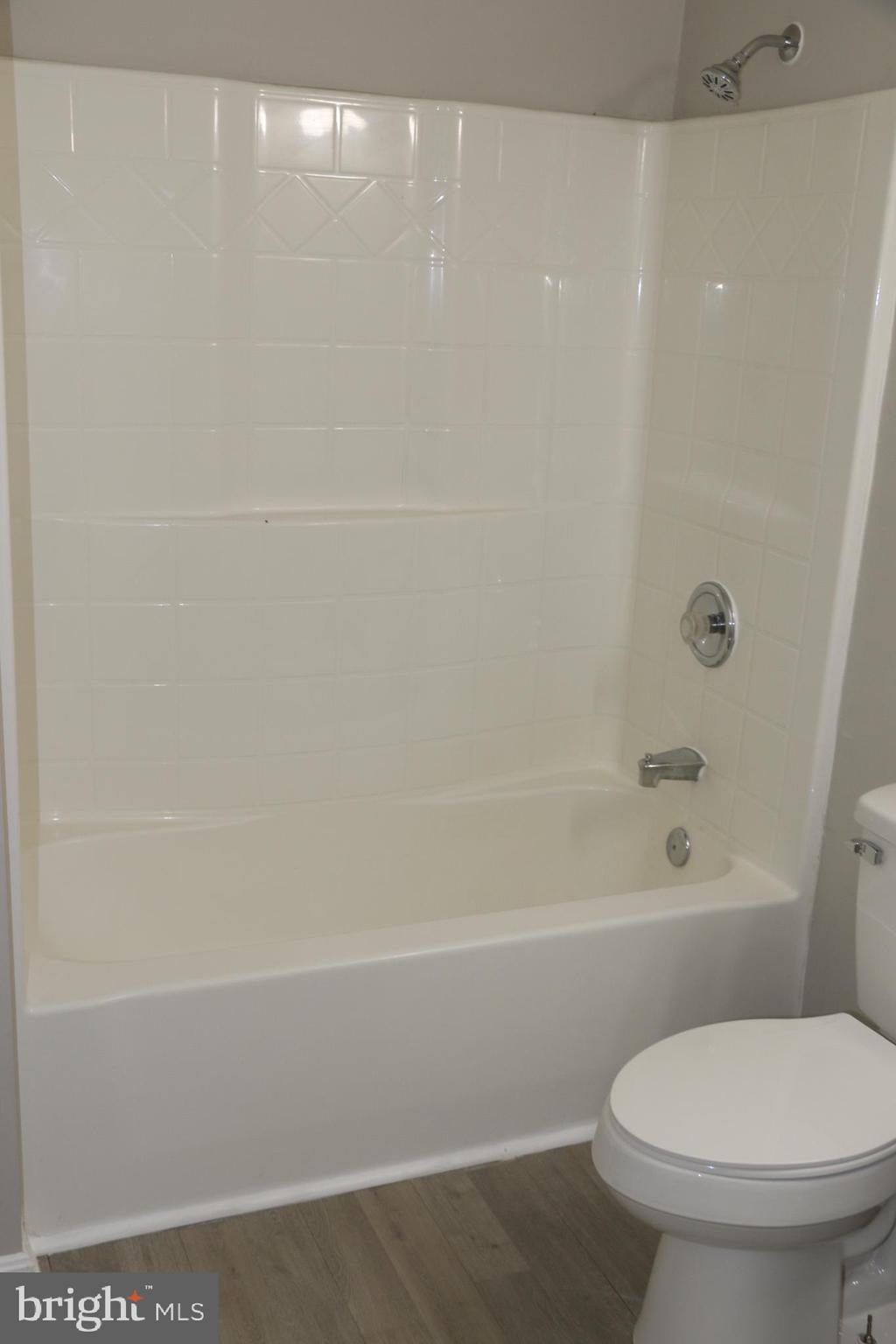 GREENWICH HILL - Residential