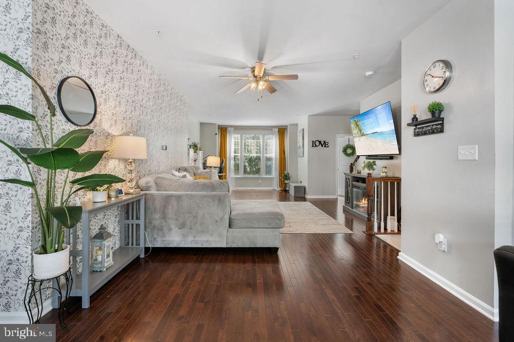 WOODMORE TOWNE CENTRE - Residential