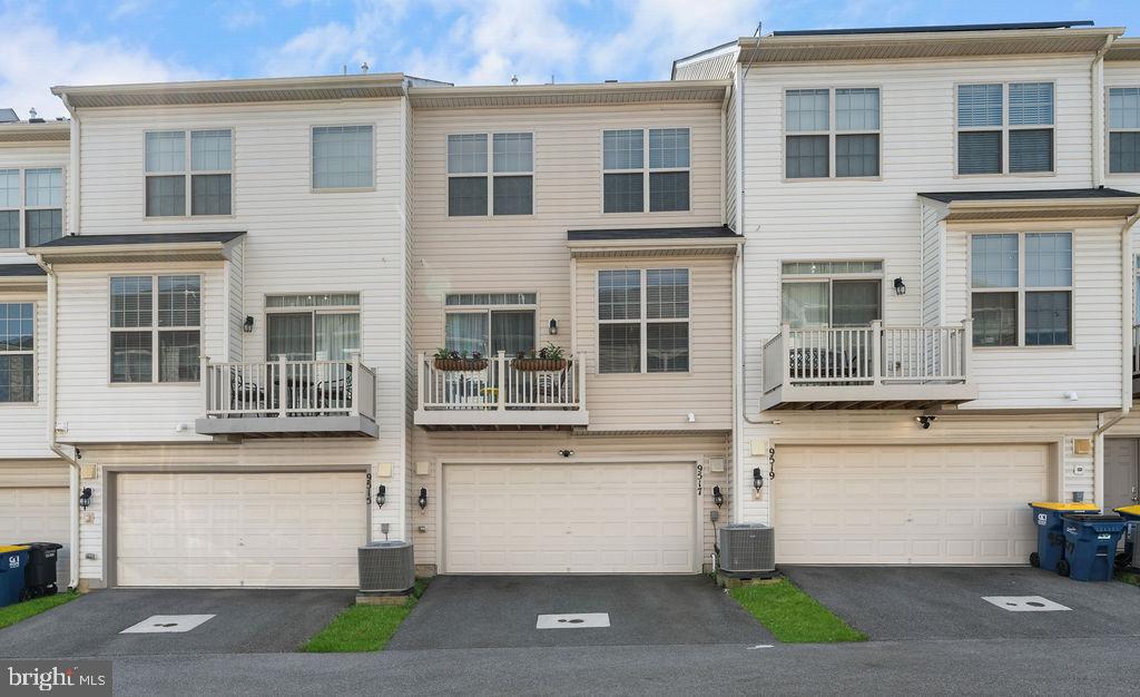 WOODMORE TOWNE CENTRE - Residential