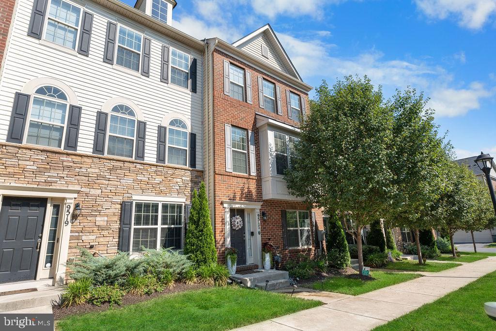 WOODMORE TOWNE CENTRE - Residential