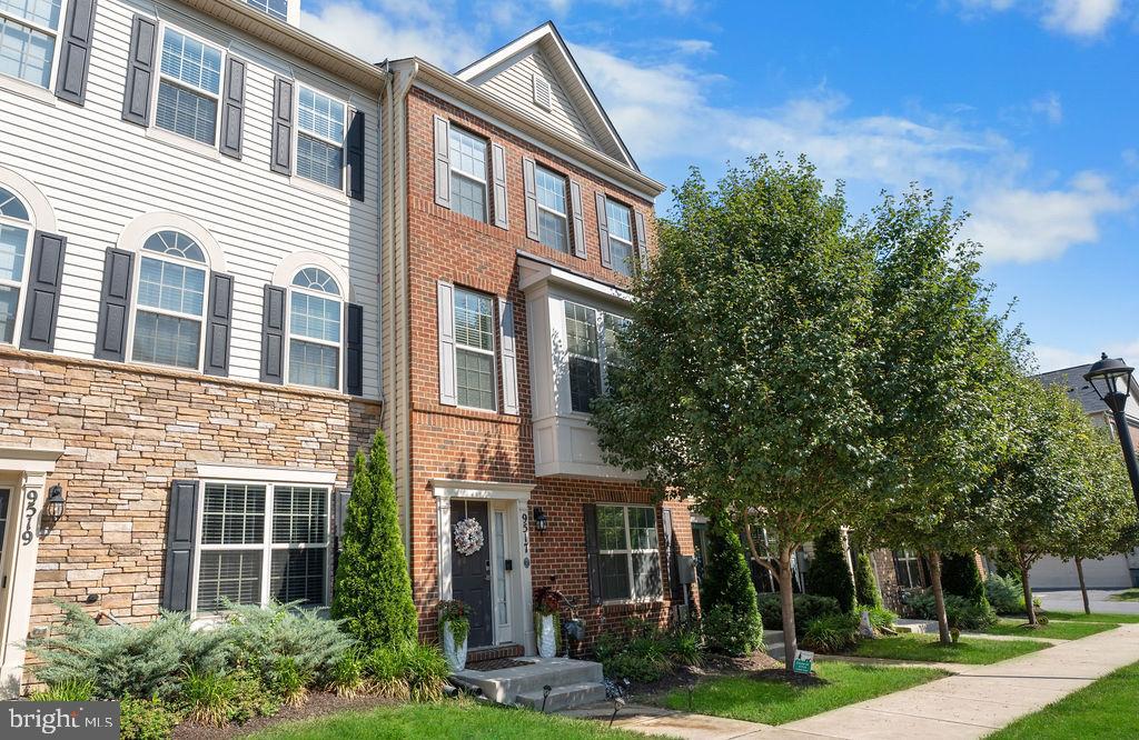 WOODMORE TOWNE CENTRE - Residential