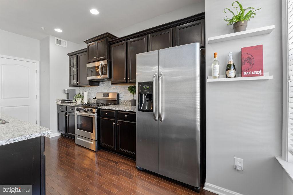 WOODMORE TOWNE CENTRE - Residential