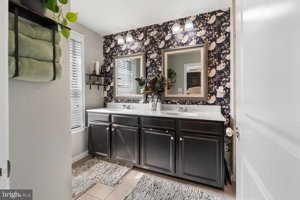 WOODMORE TOWNE CENTRE - Residential