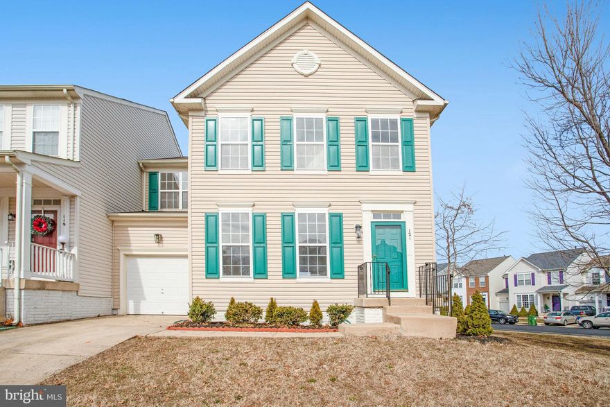 This home has had a total renovation from top to bottom. Like buying new construction.  Very spacious. Plenty of room for a large family.  Feels like a detached home. 4 bedrooms on the upper level and 1 bedroom w/ a full bath in the basement. Hardwood floors throughout, kitchen with granite countertops and stainless steel appliances. Located conveniently between I-95 and Route 1, for easy commuting!