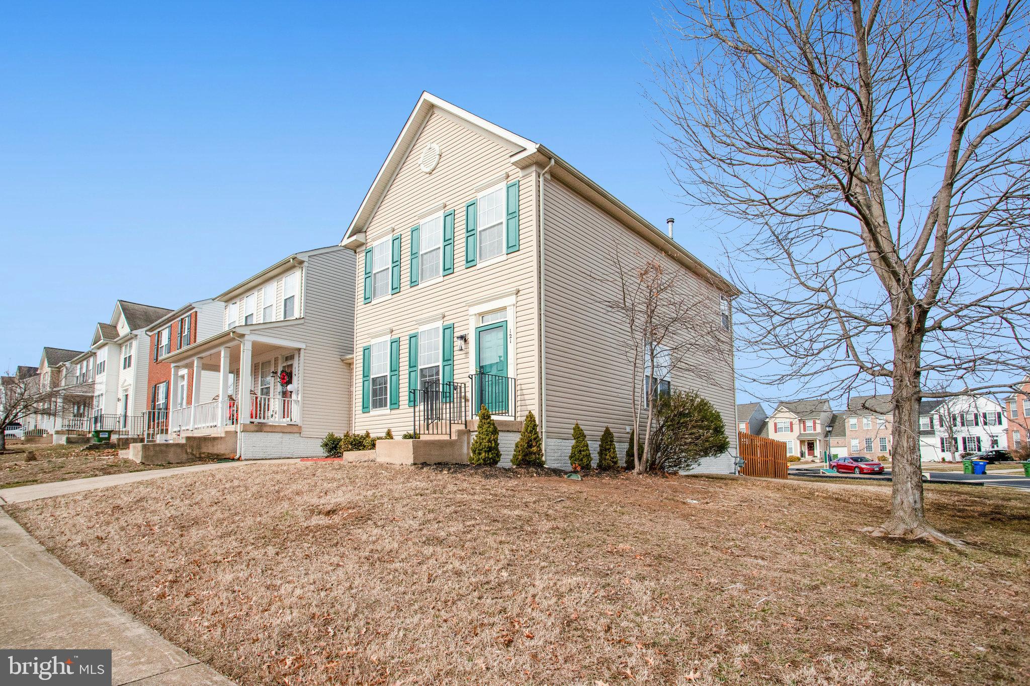 COURTHOUSE SQUARE - Residential