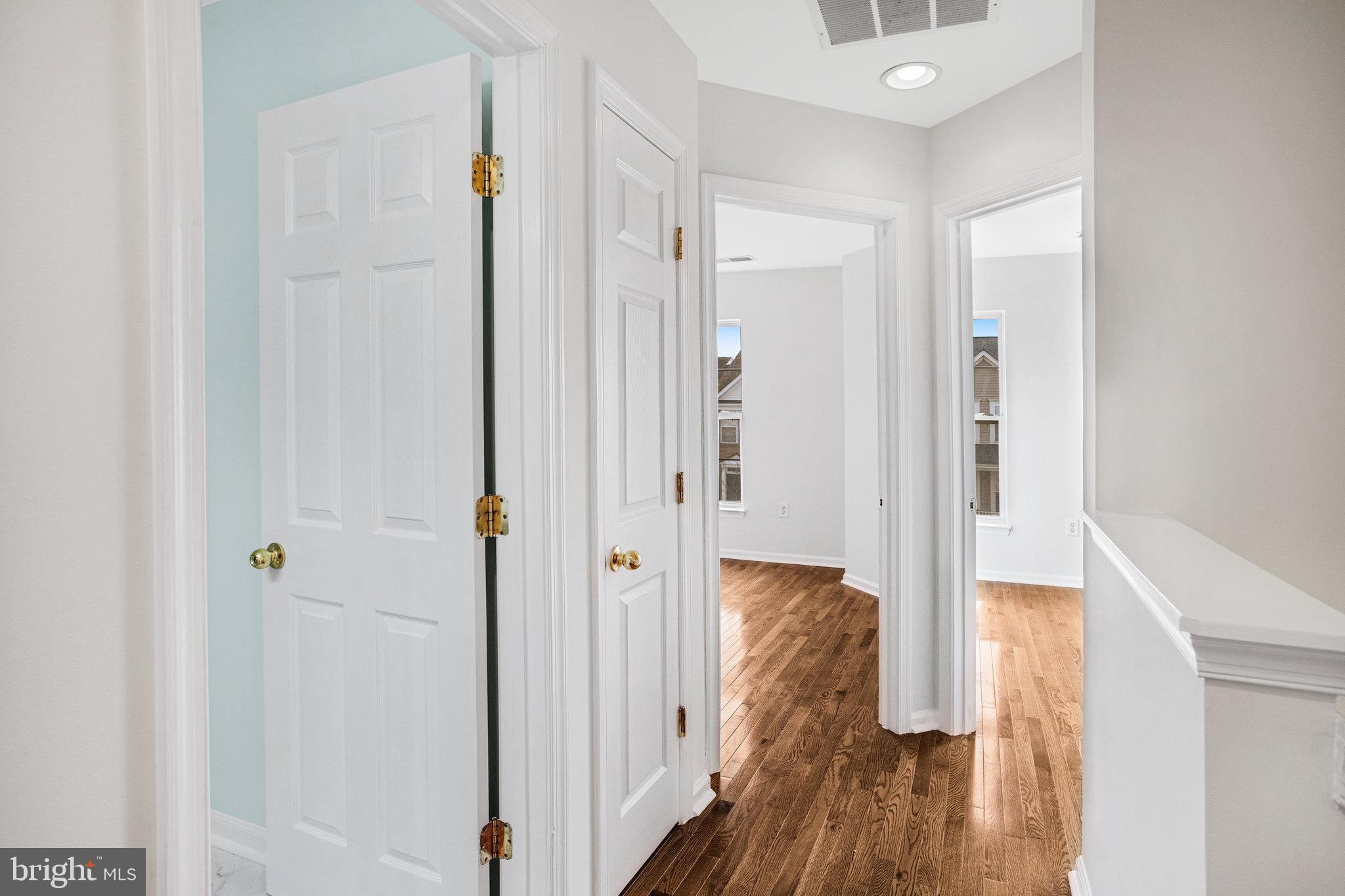 COURTHOUSE SQUARE - Residential