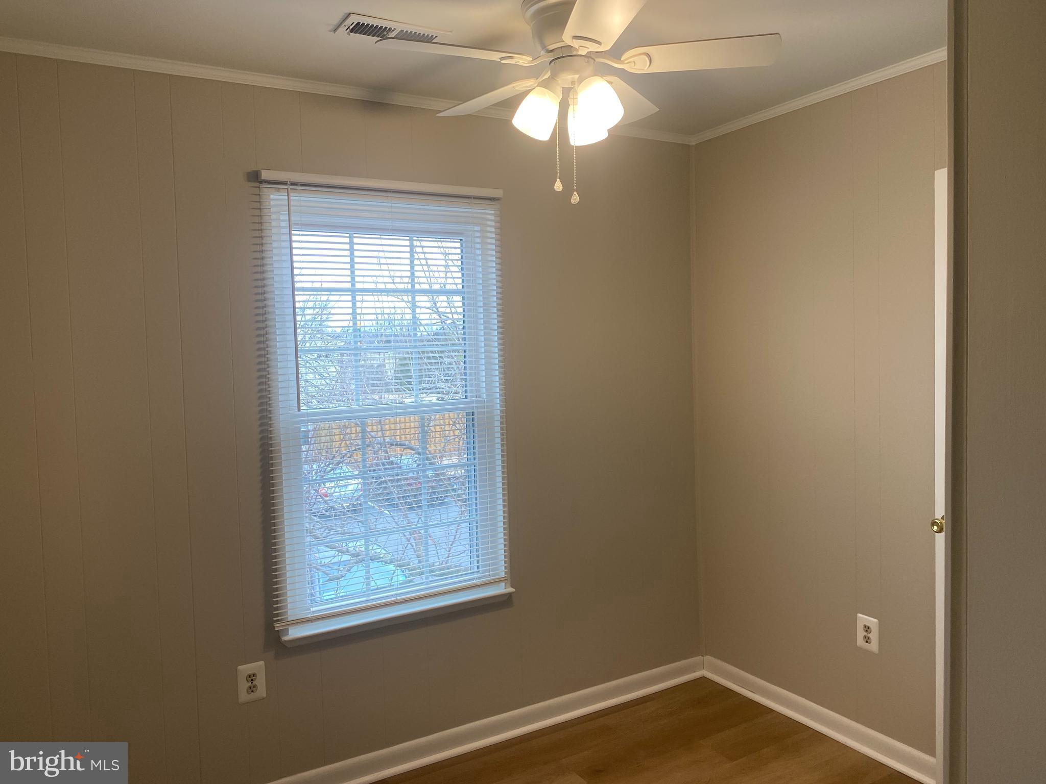 LONGSTREET COMMONS - Residential Lease