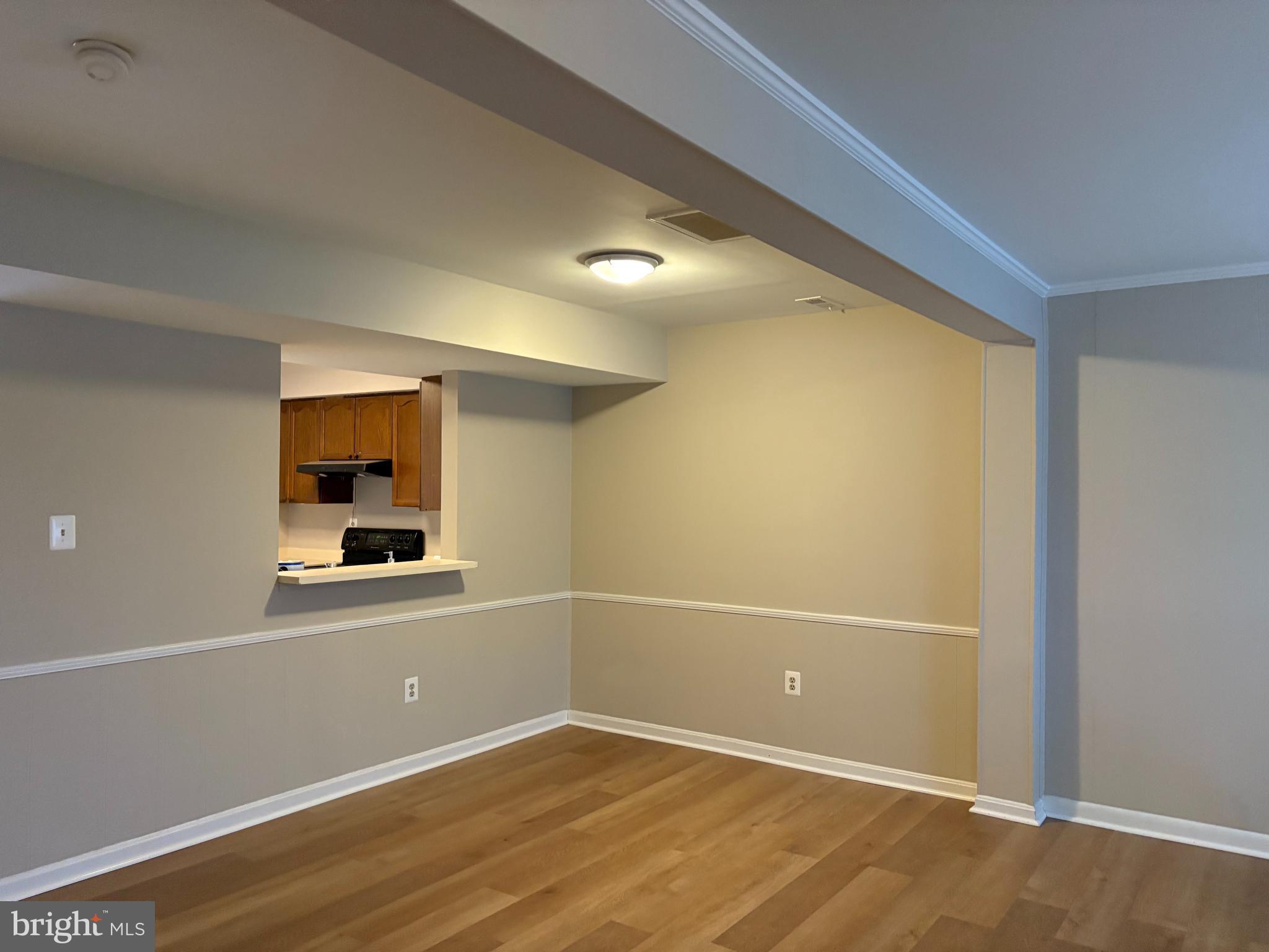 LONGSTREET COMMONS - Residential Lease