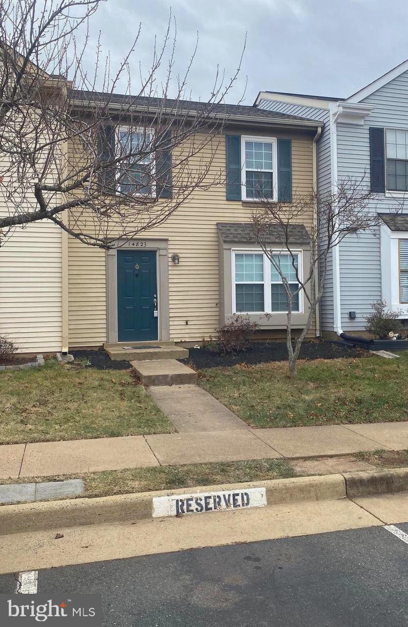 LONGSTREET COMMONS - Residential Lease