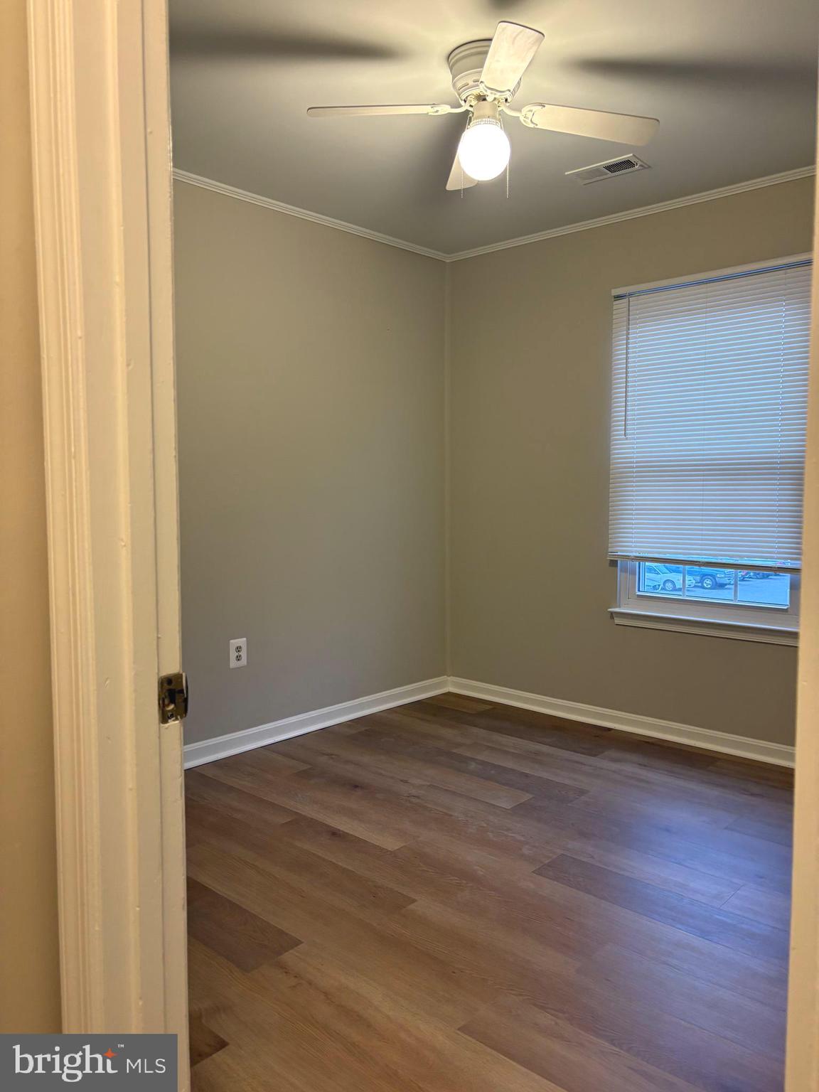 LONGSTREET COMMONS - Residential Lease