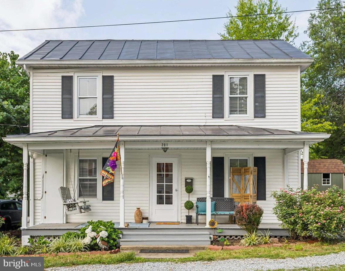 201 WALNUT STREET