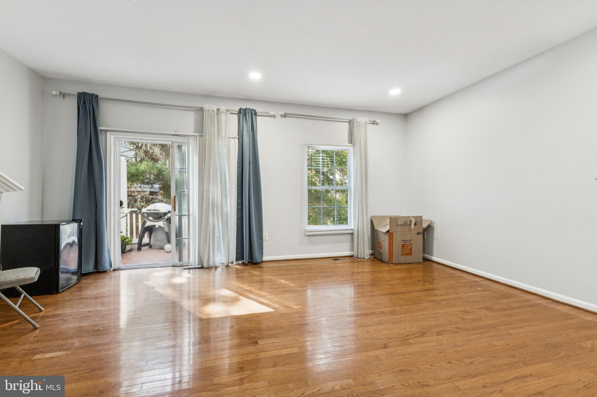 POTOMAC STATION - Residential Lease